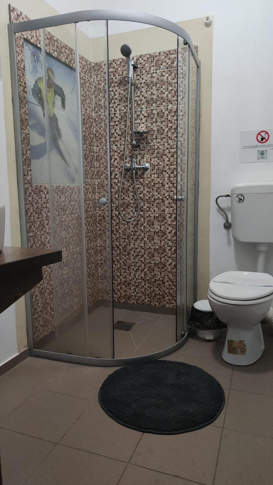 Triple Room with Balcony - Photo 17