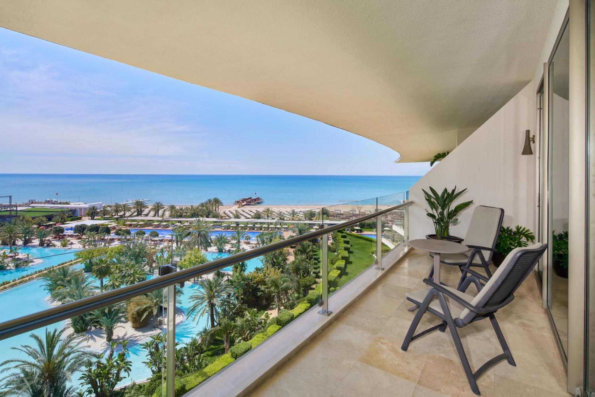 Family Suite with Sea 5 Person