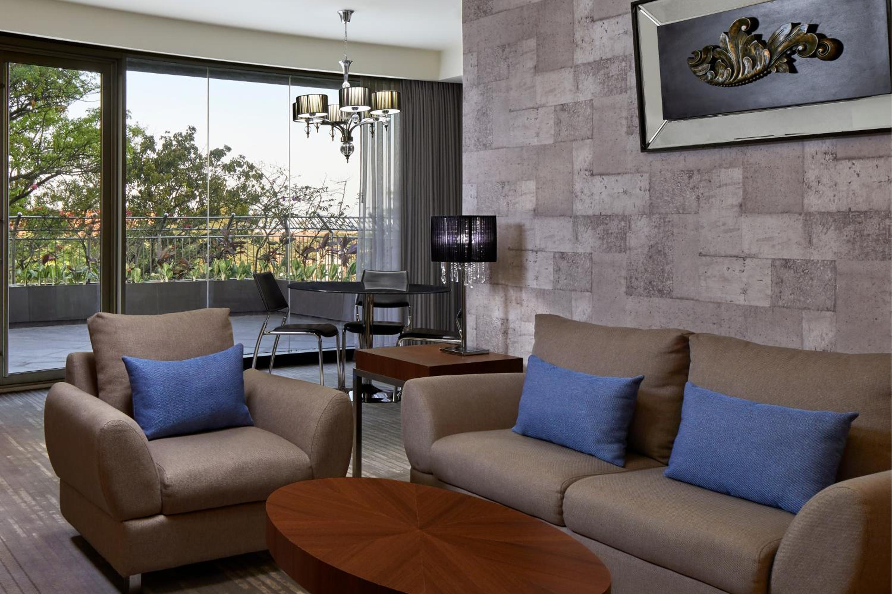 One-Bedroom Royal King Suite with City View - Photo 1