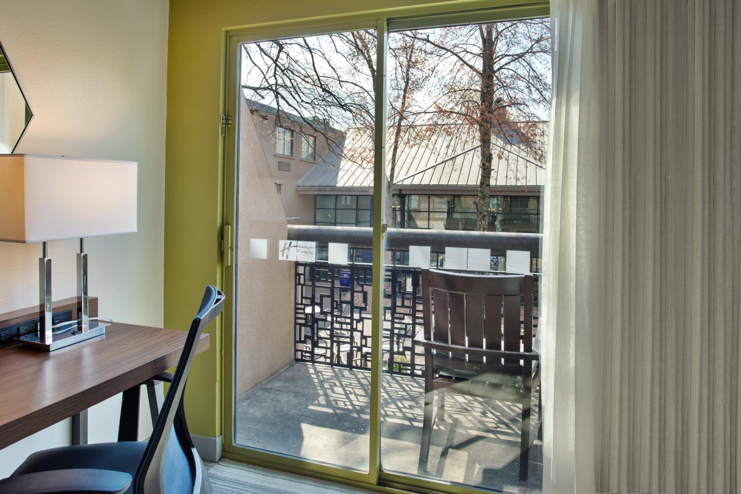King Room with Balcony - Photo 2