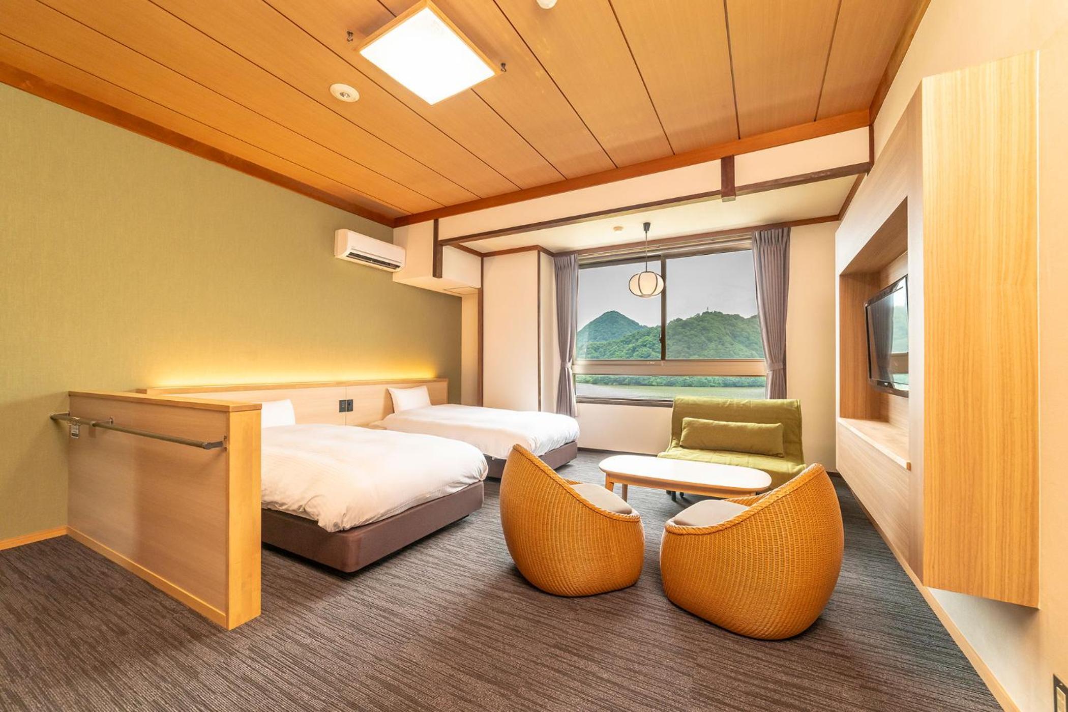 Superior Twin Room(River Side) - Shower Only - Non-Smoking photo 1