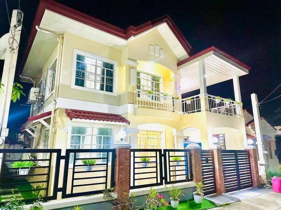 Three-Bedroom Villa photo 3