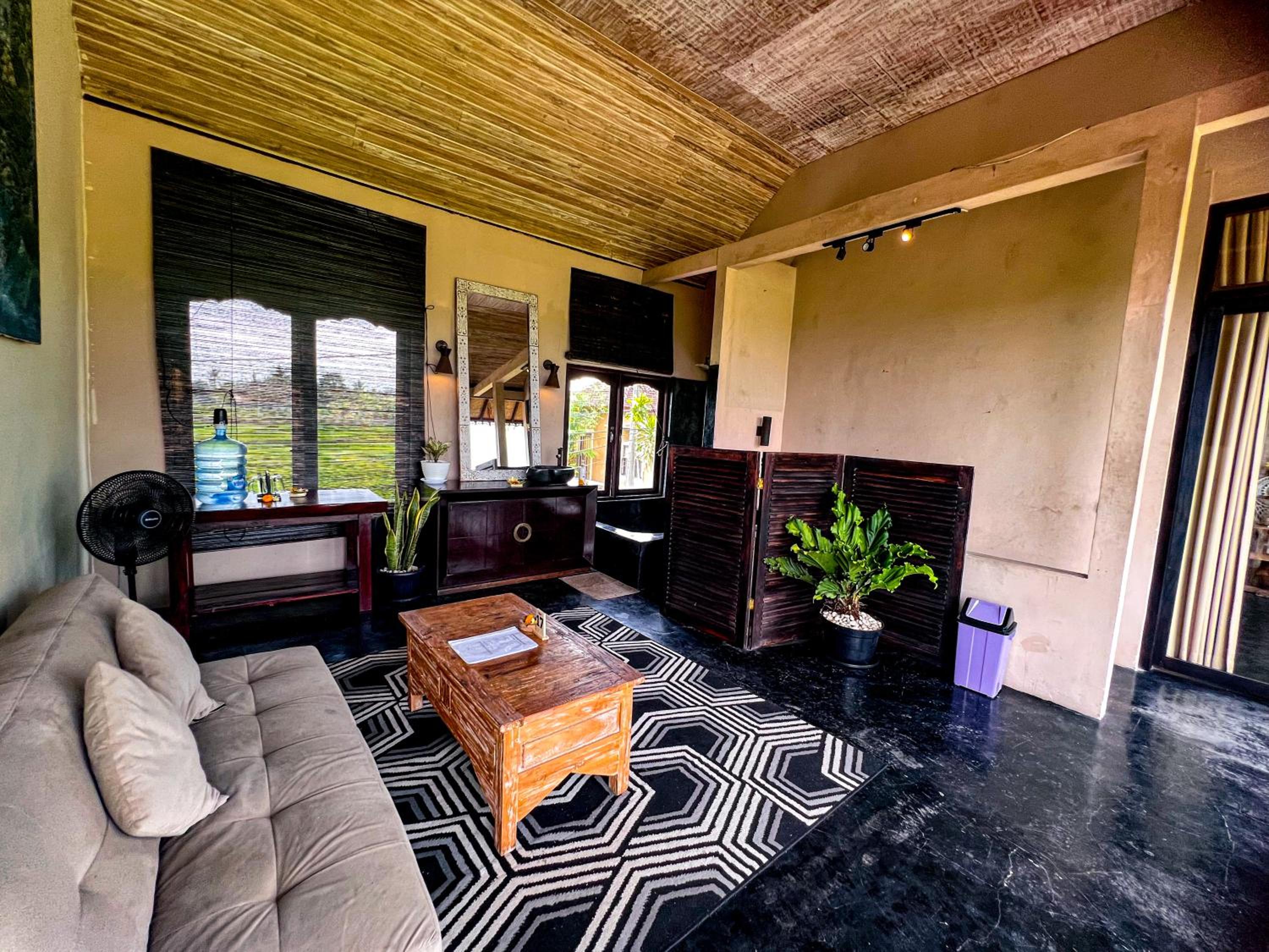Standard King Room - Photo 3
