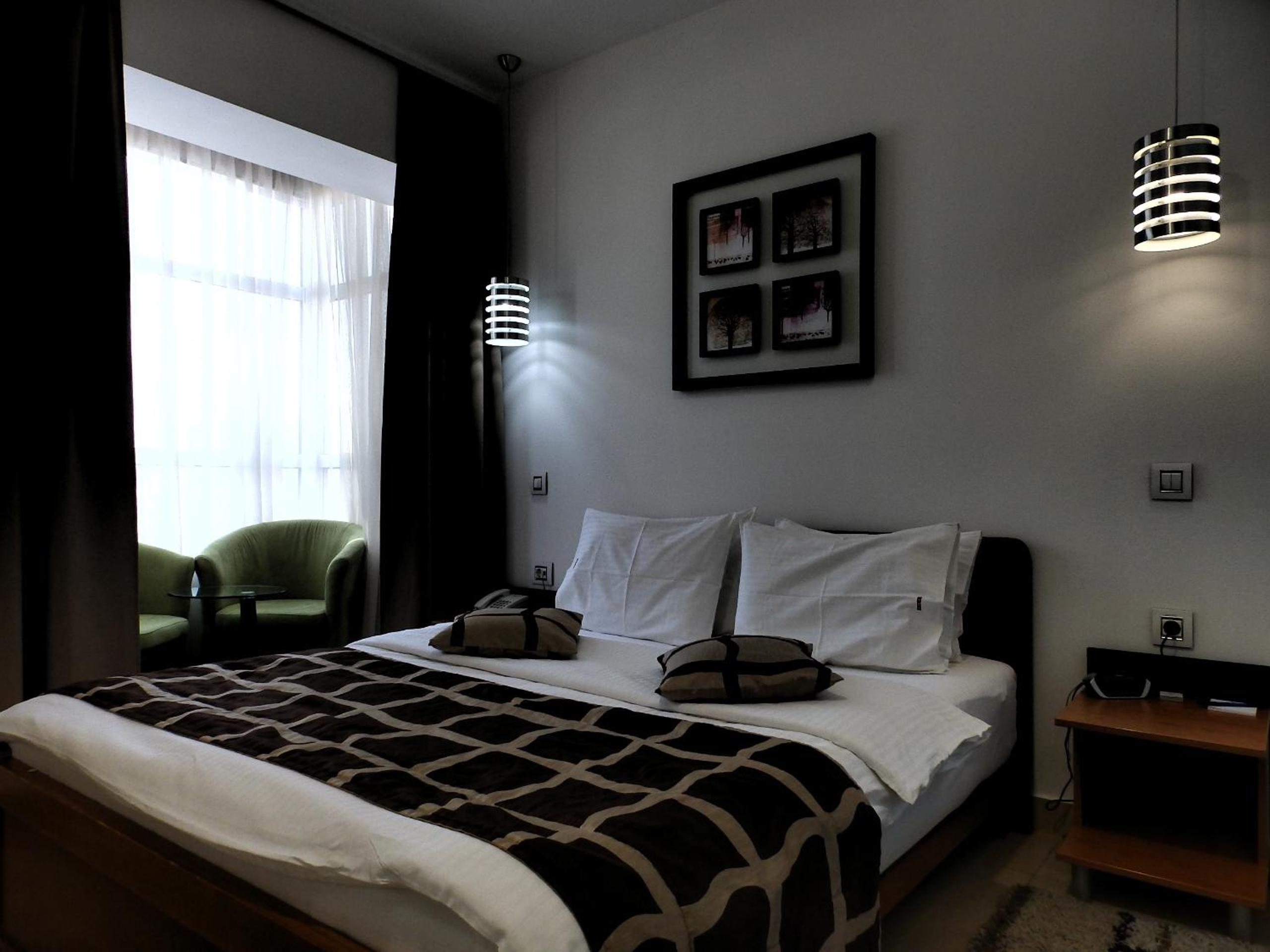 Double Room - Photo 3