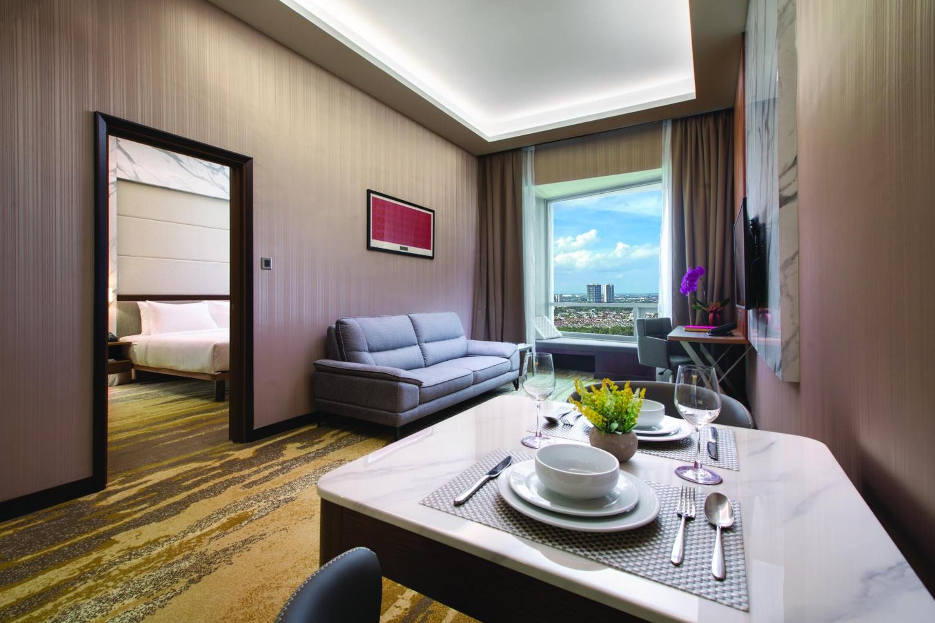 Premier King with Access to Business Lounge photo 2