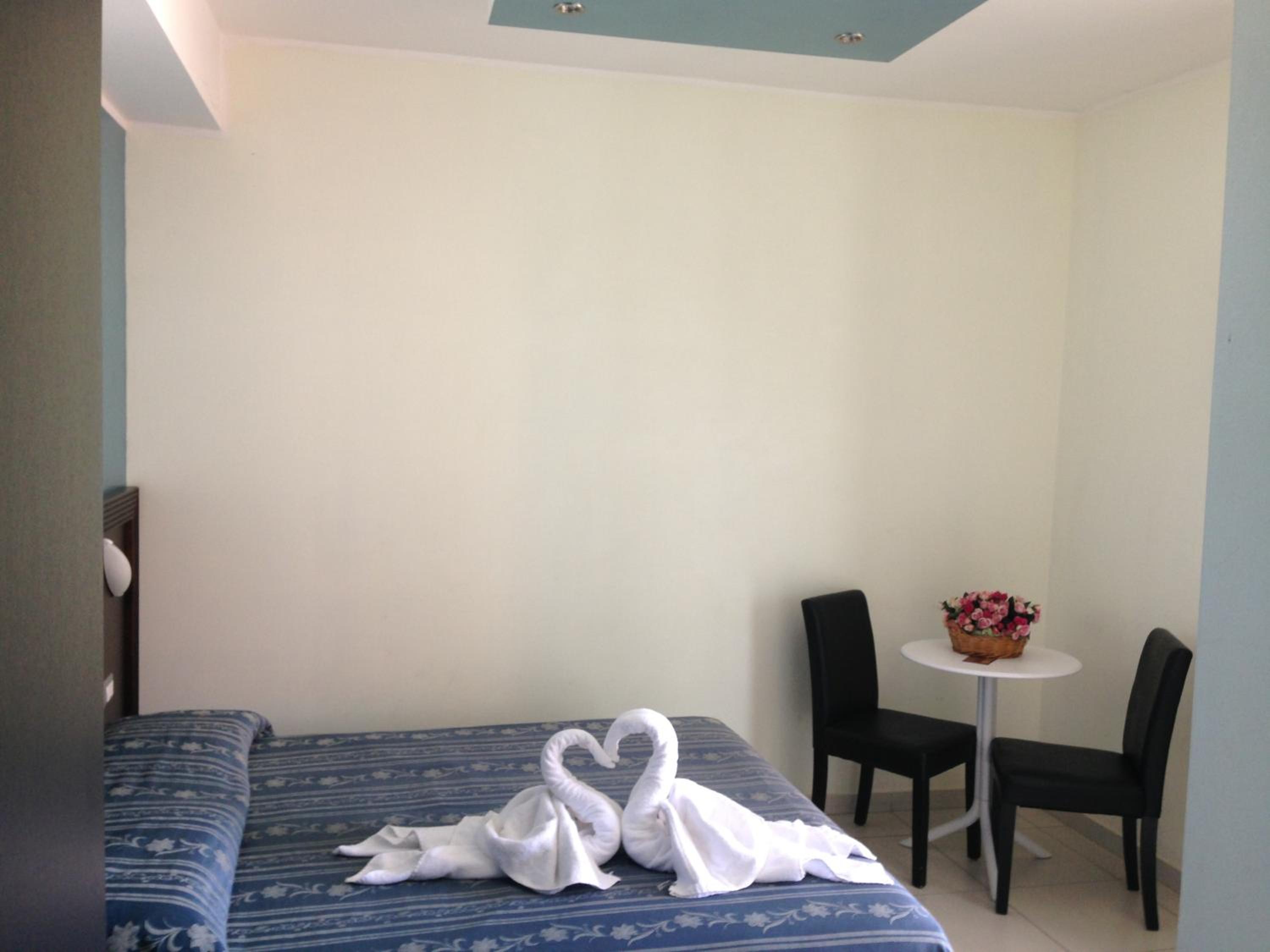 Deluxe Double Room with Balcony and Sea View photo 3