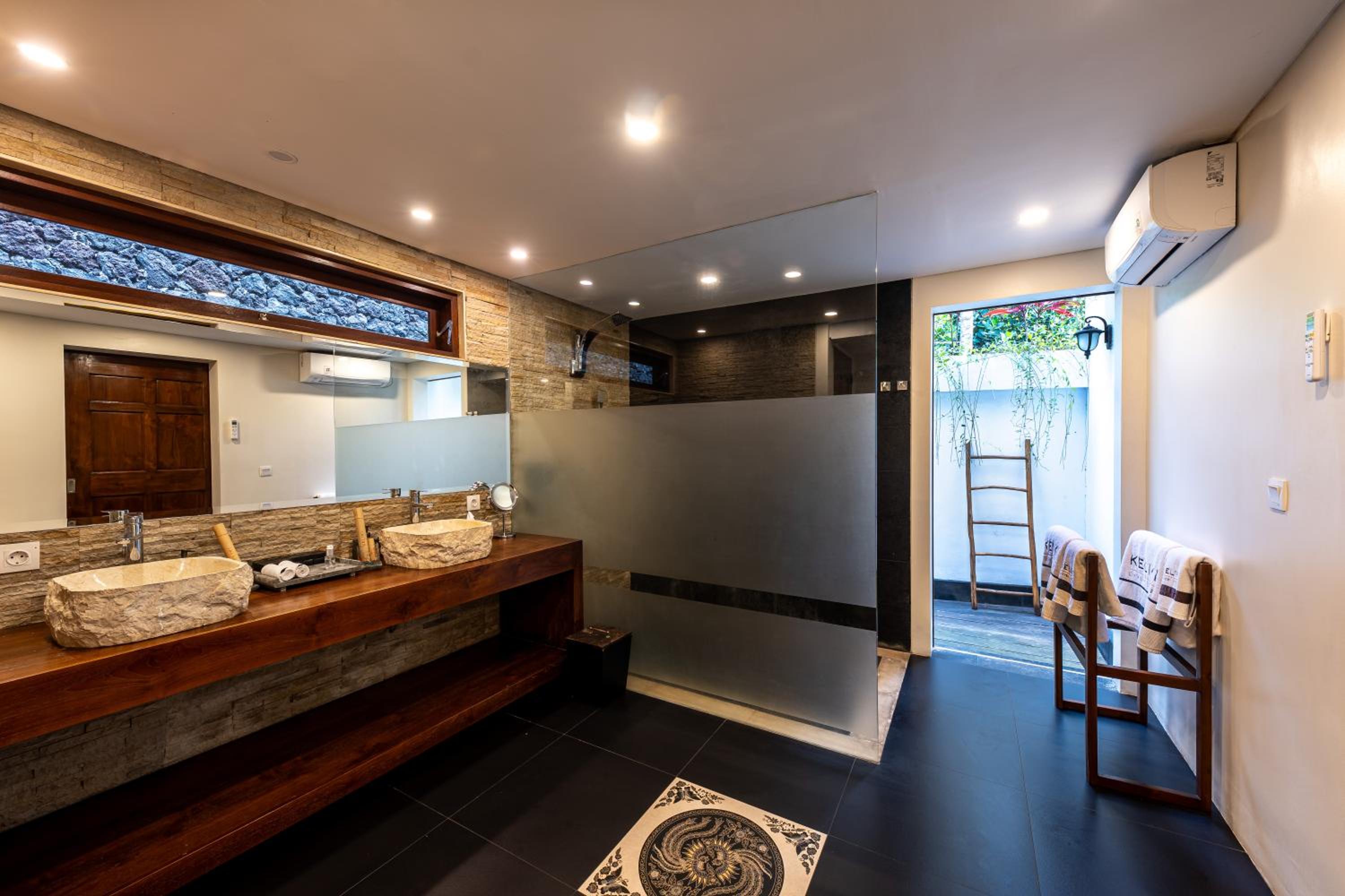 Brahma Lodge with Private Pool  - Photo 9