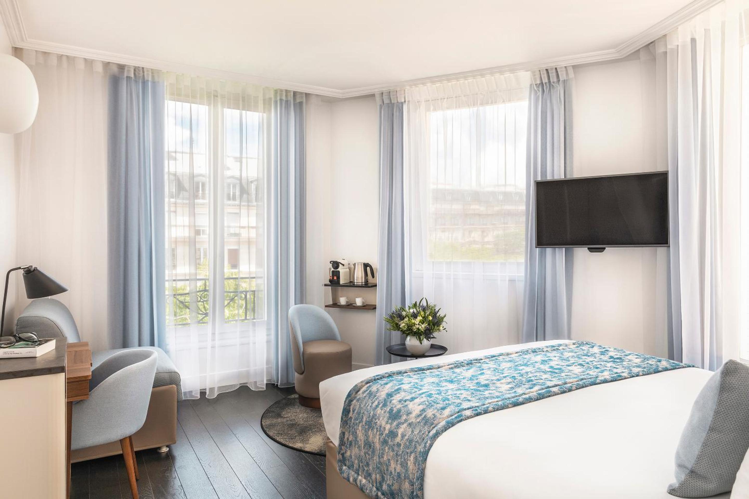 Superior Queen Room with Sofa Bed and Spa Access - Non-Smoking photo 1