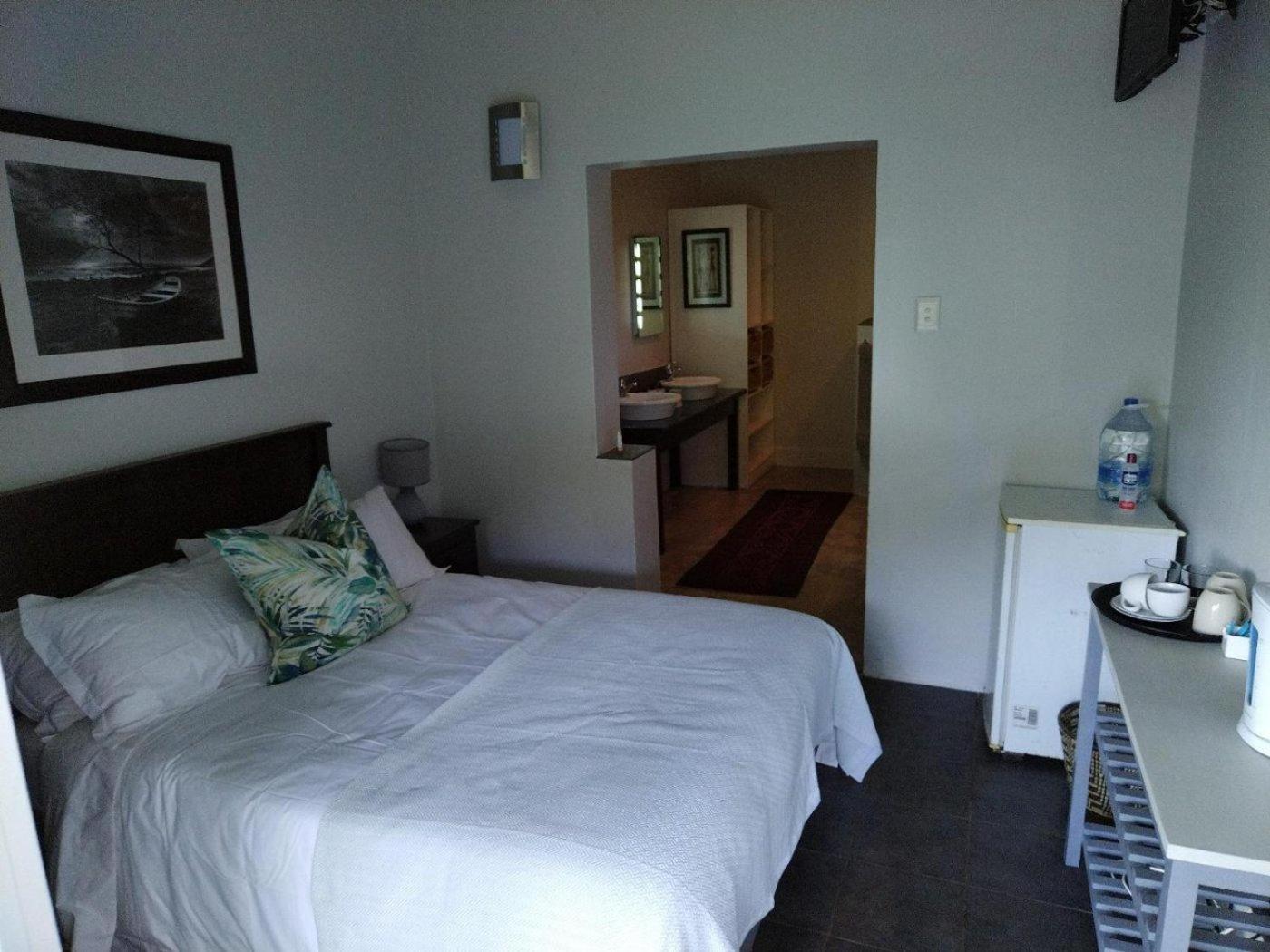 Basic Double Room photo 3