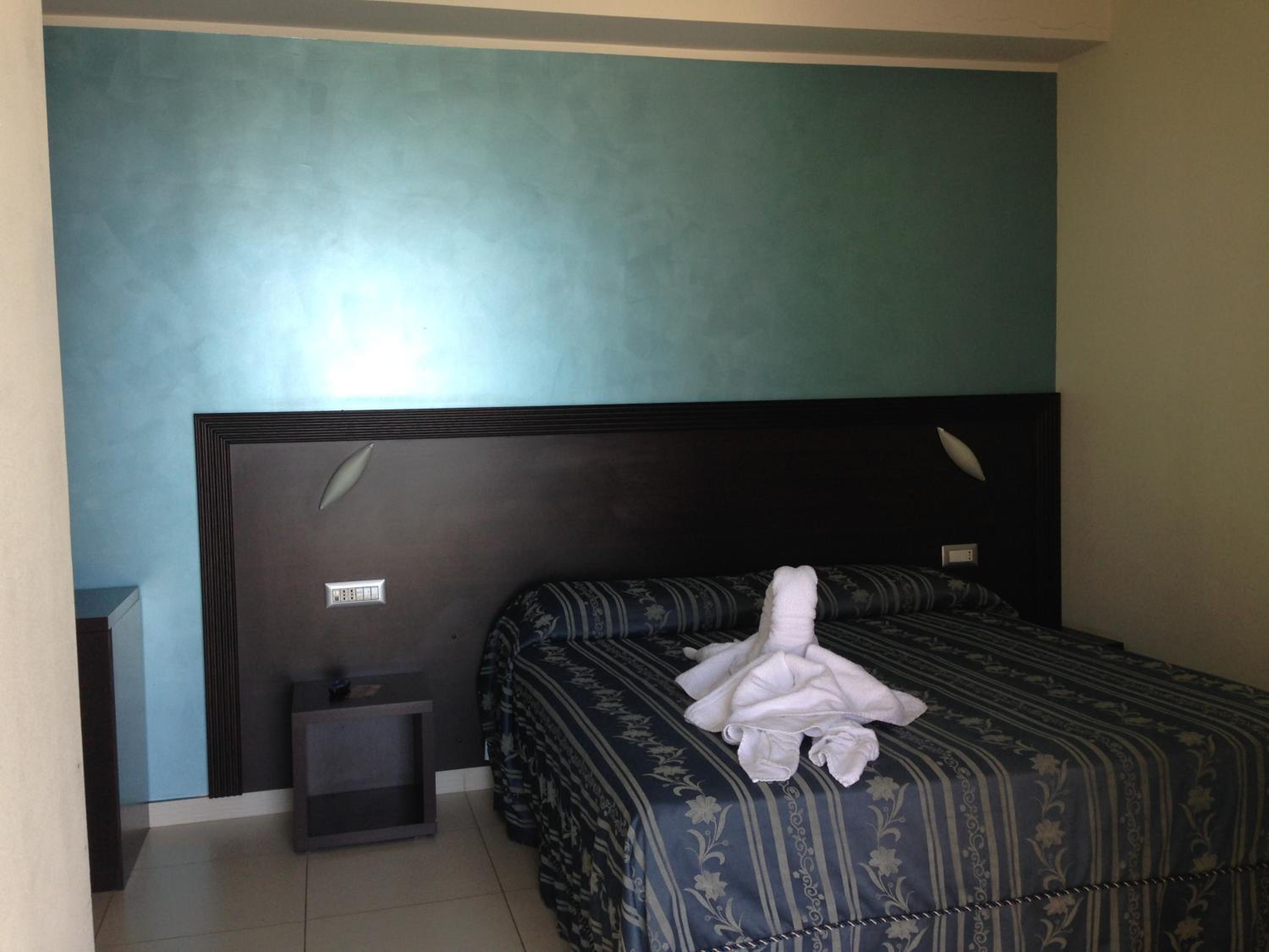 Deluxe Double Room with Balcony and Sea View photo 2