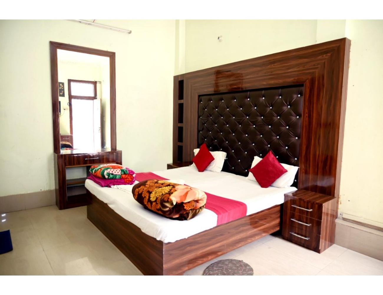 Deluxe Room - Photo 10