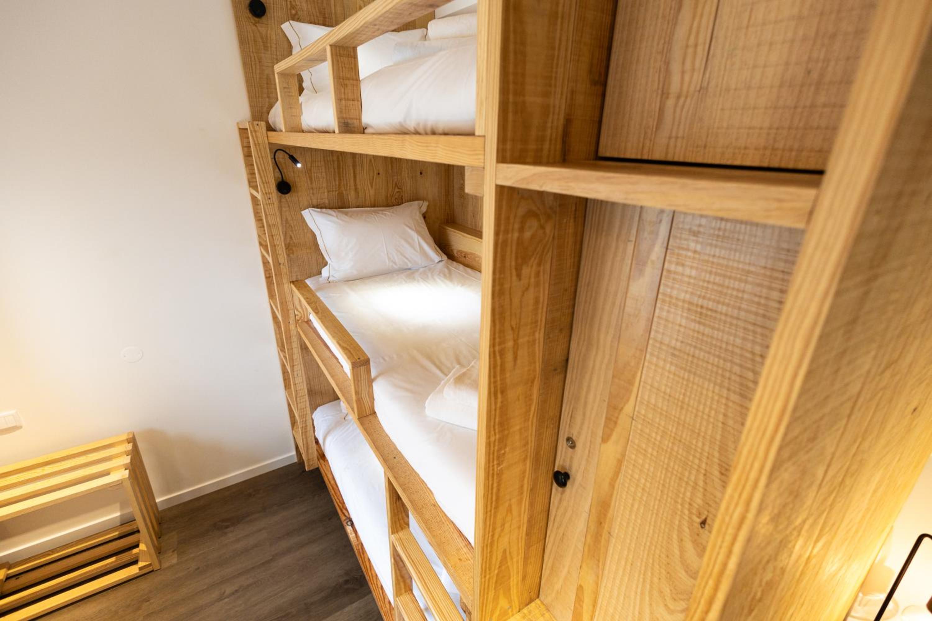 4-Bed Mixed Dormitory Room photo 1