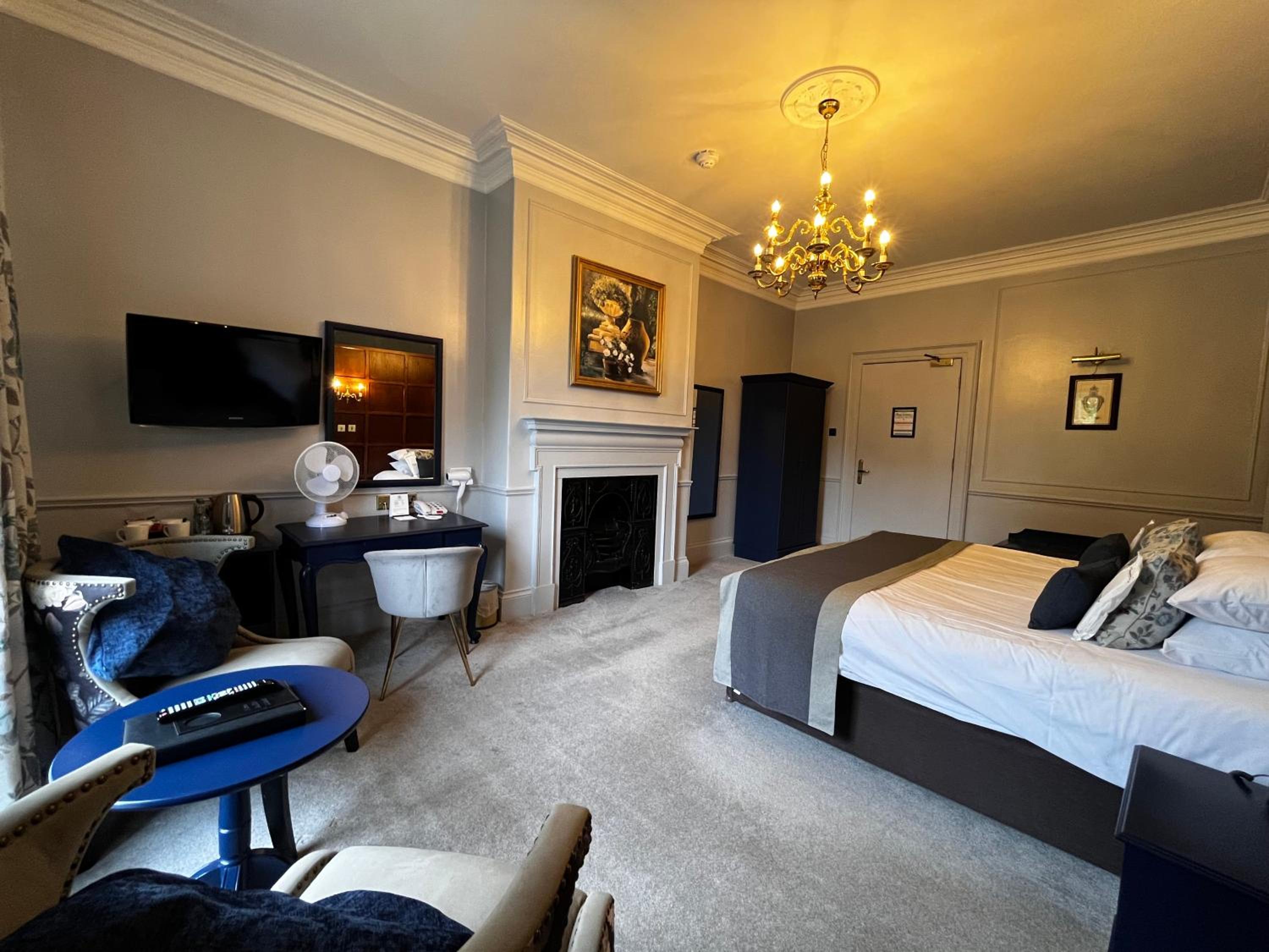 Superior Double or Twin Room - Photo 3
