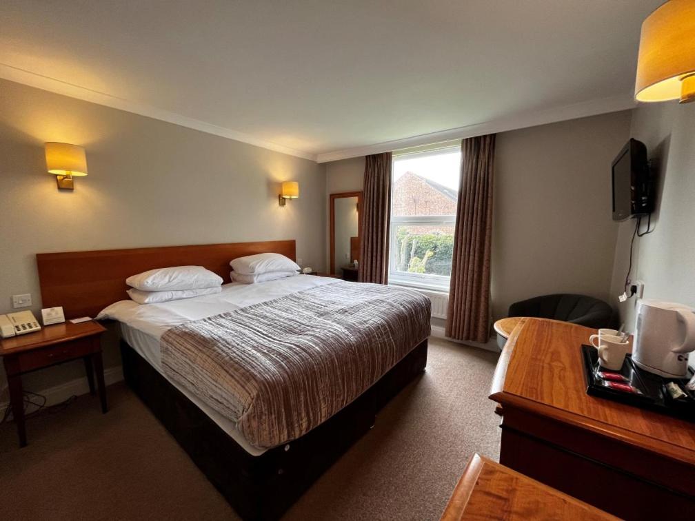 Double or Twin Room - Photo 3