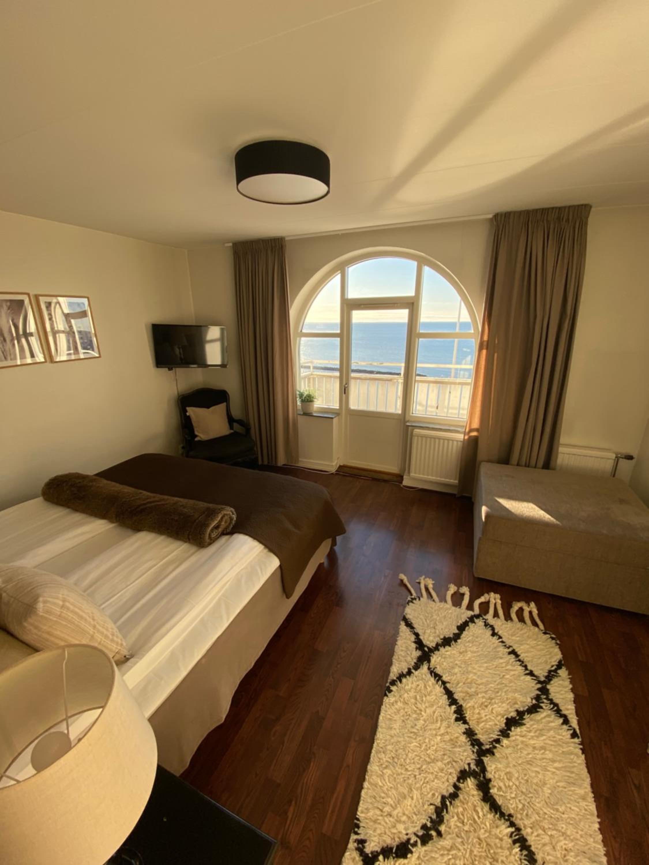 Large Double Room