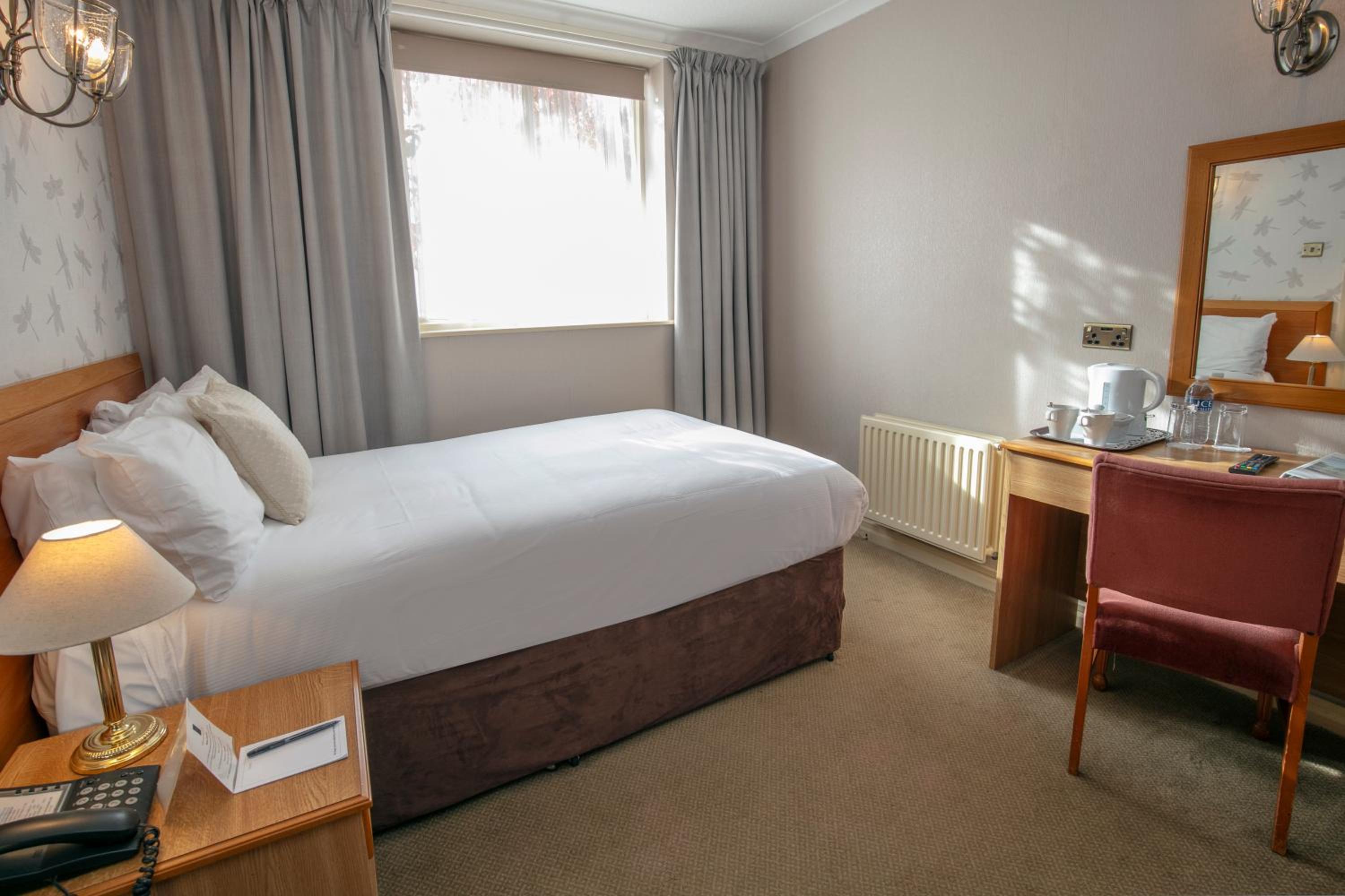 Small Double Room - Non-Smoking photo 2