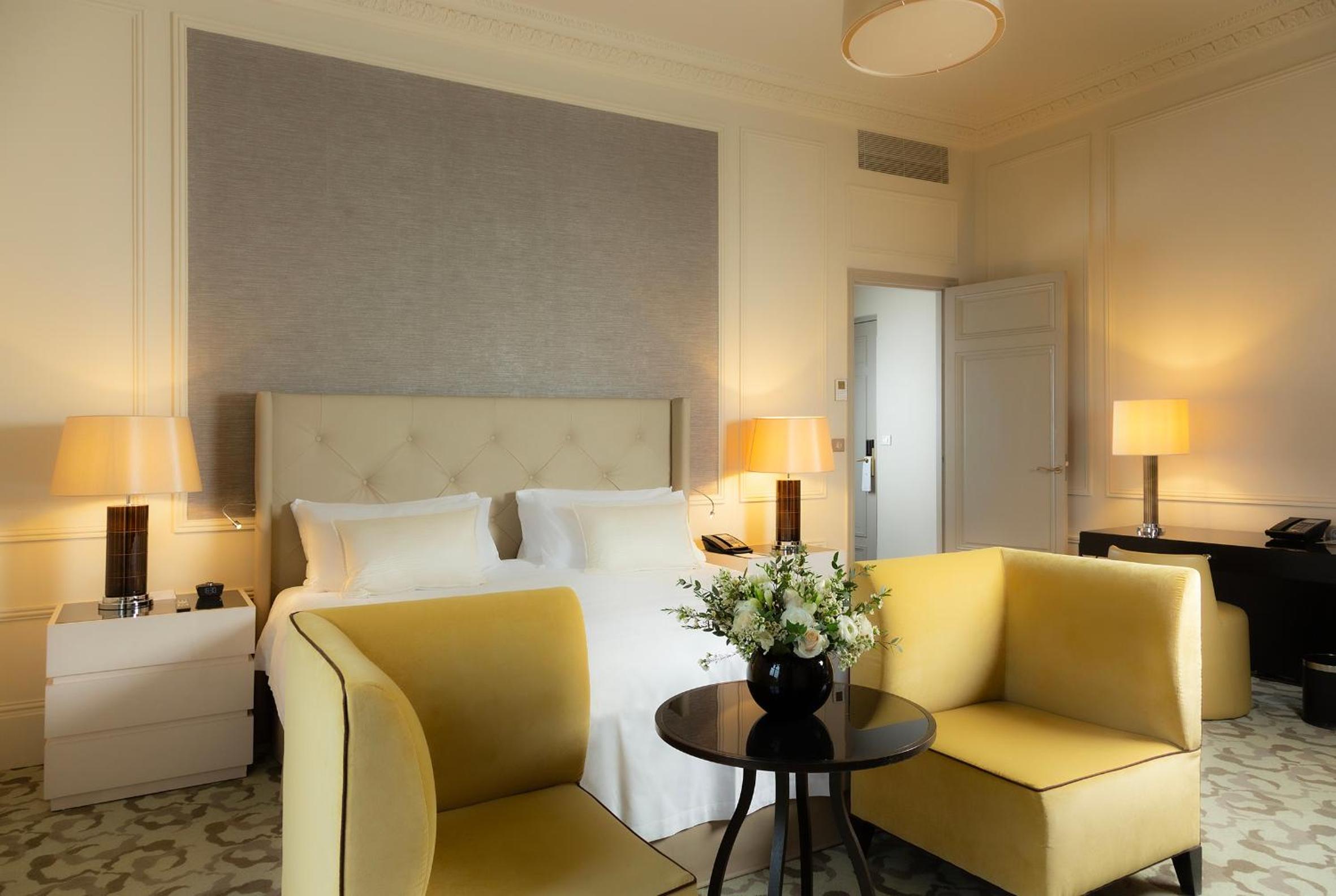 Palace 5 Star - Deluxe King Room with Park View thumbnail 6