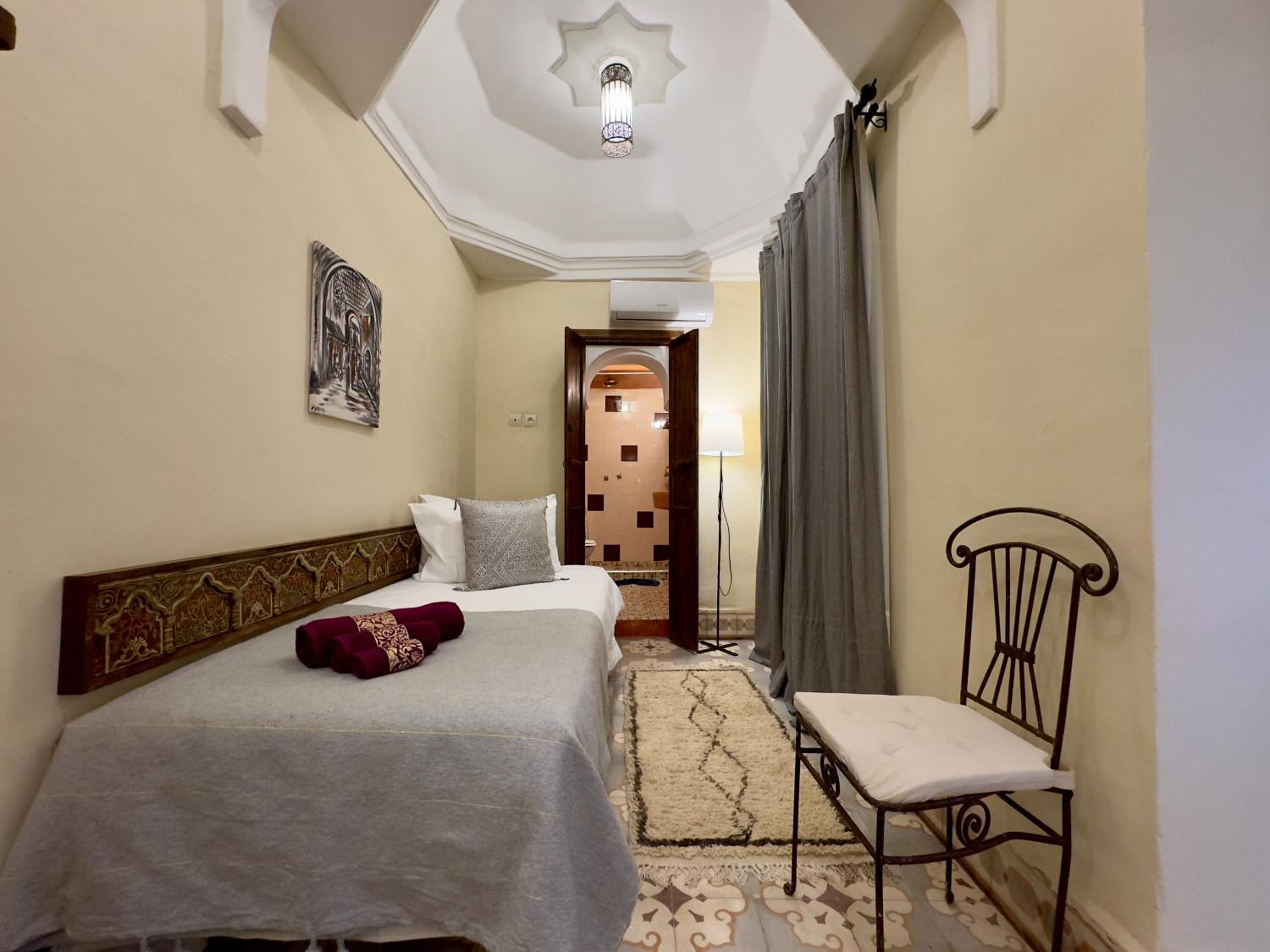 Standard Triple Room - Photo 4