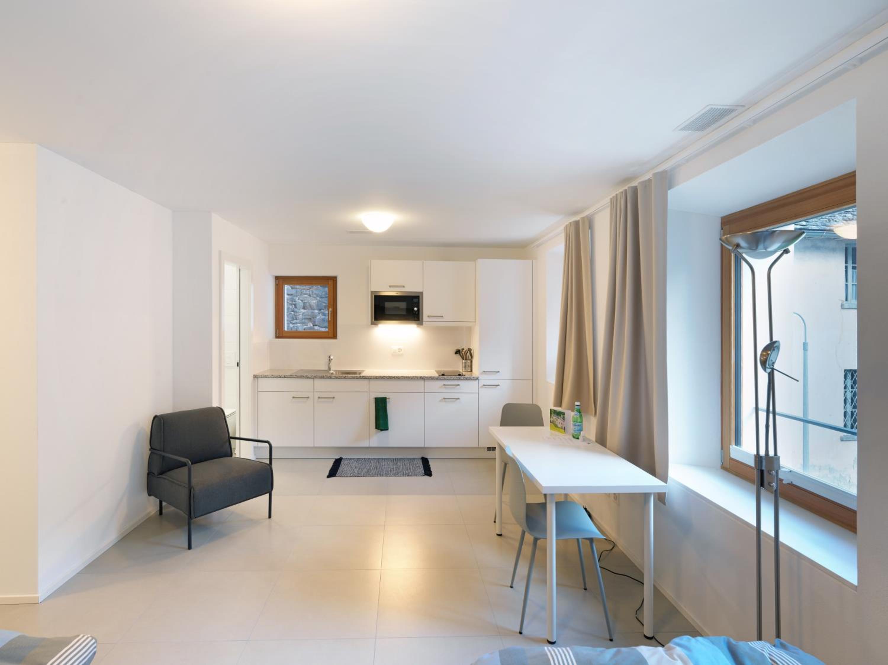 One-Bedroom Apartment photo 2