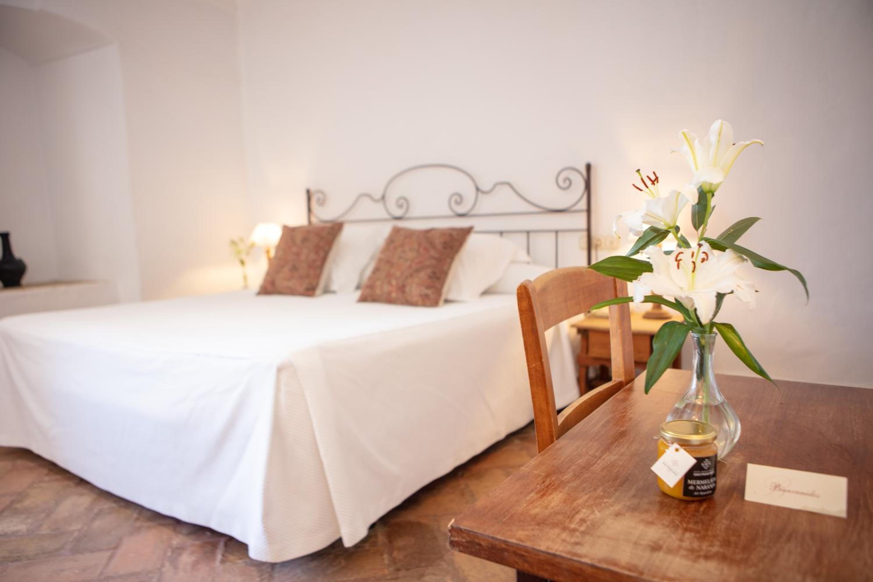 Double Room - Photo 8