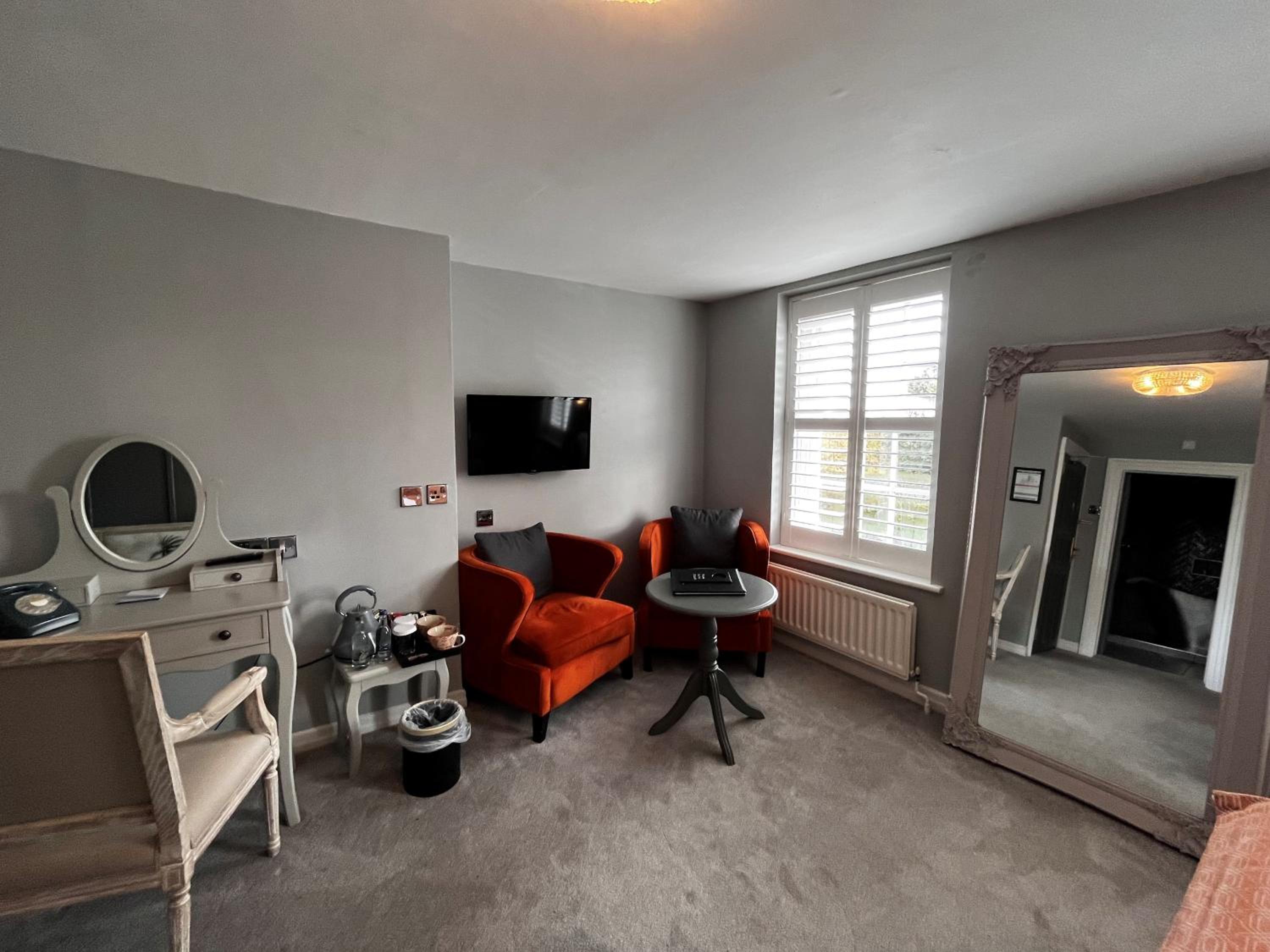 Suite - Photo 5