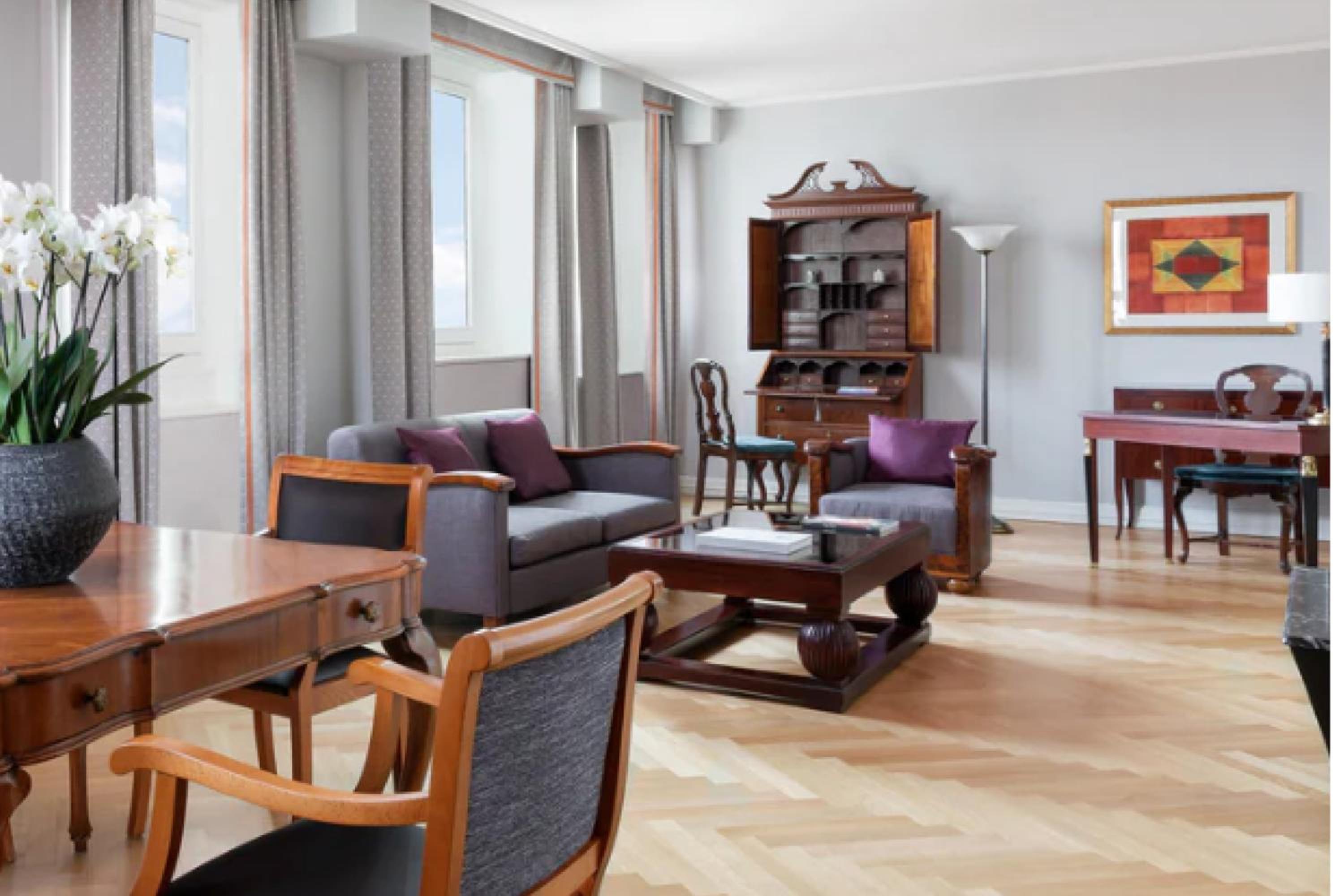 Deluxe Suite With Garden View