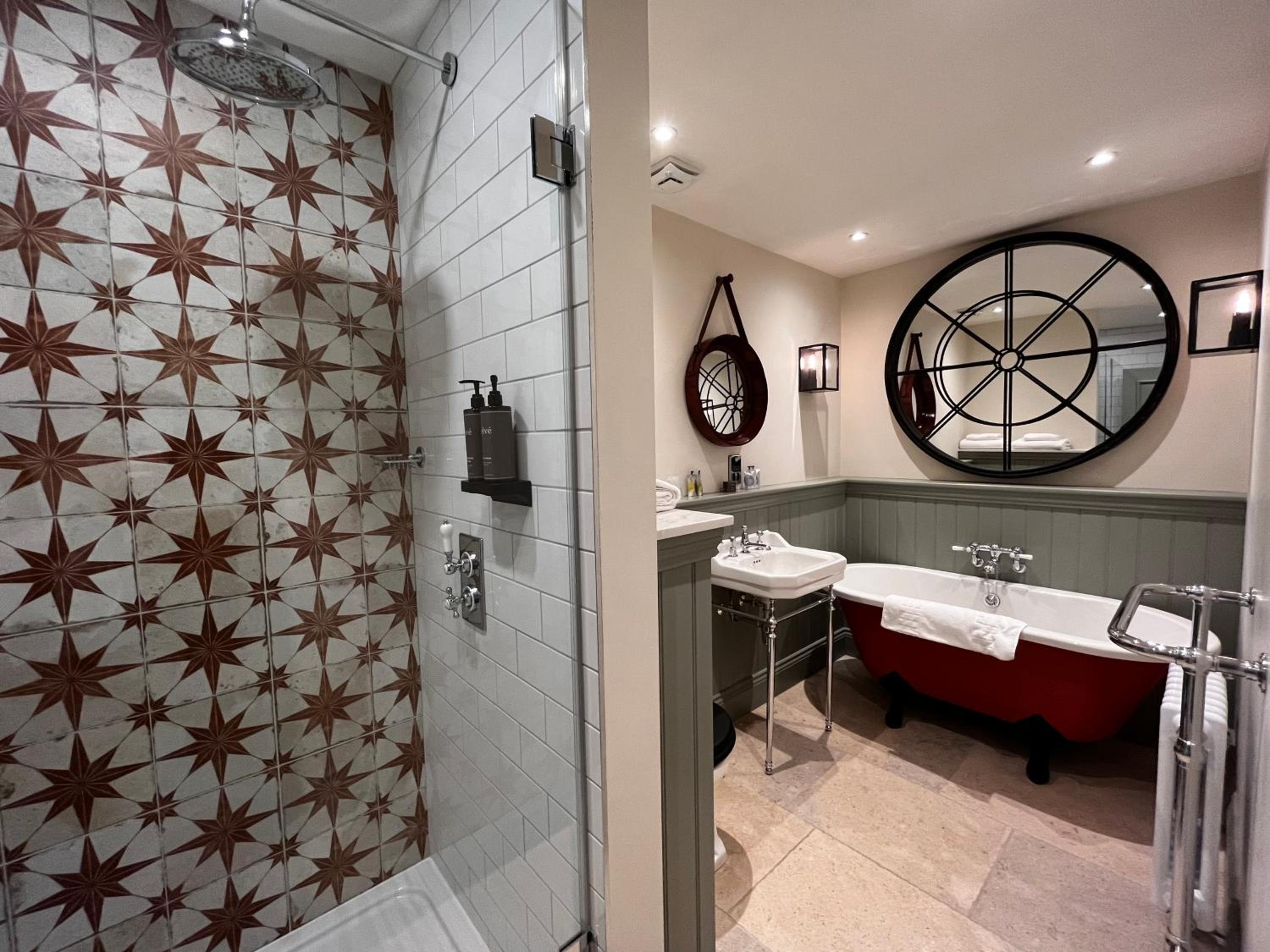 Superior King Room - Photo 3