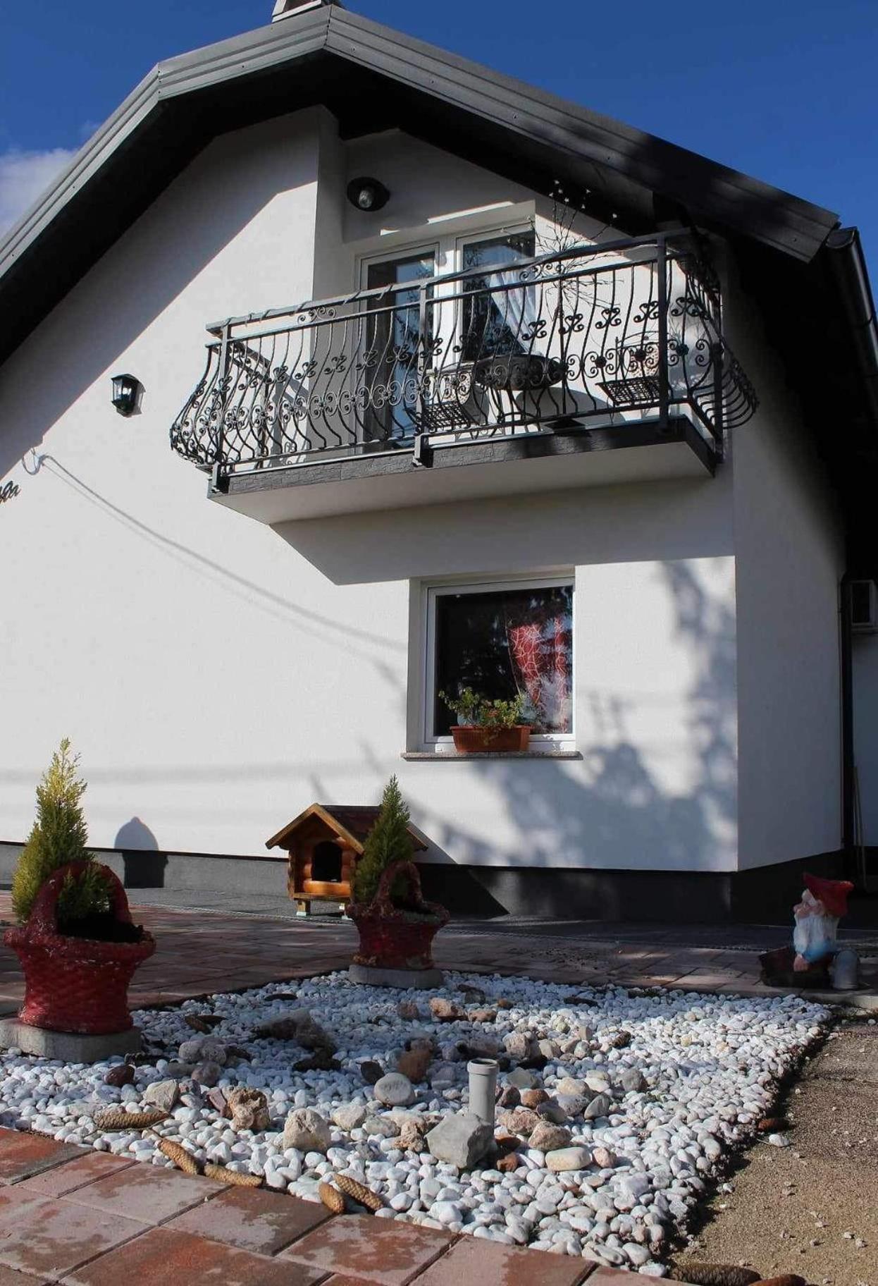 Three-Bedroom Villa - Photo 22