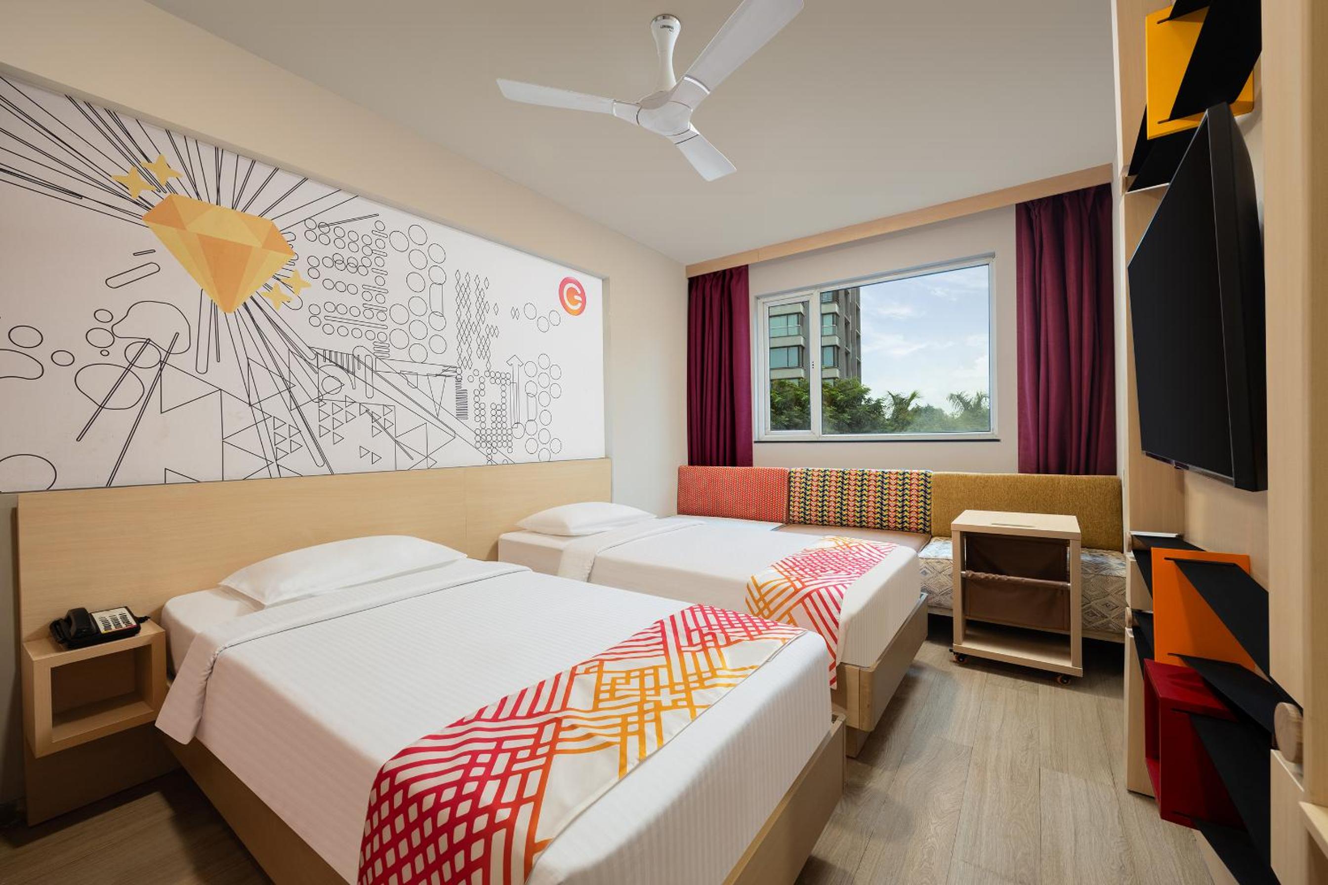 Luxe Twin Room - Photo 2