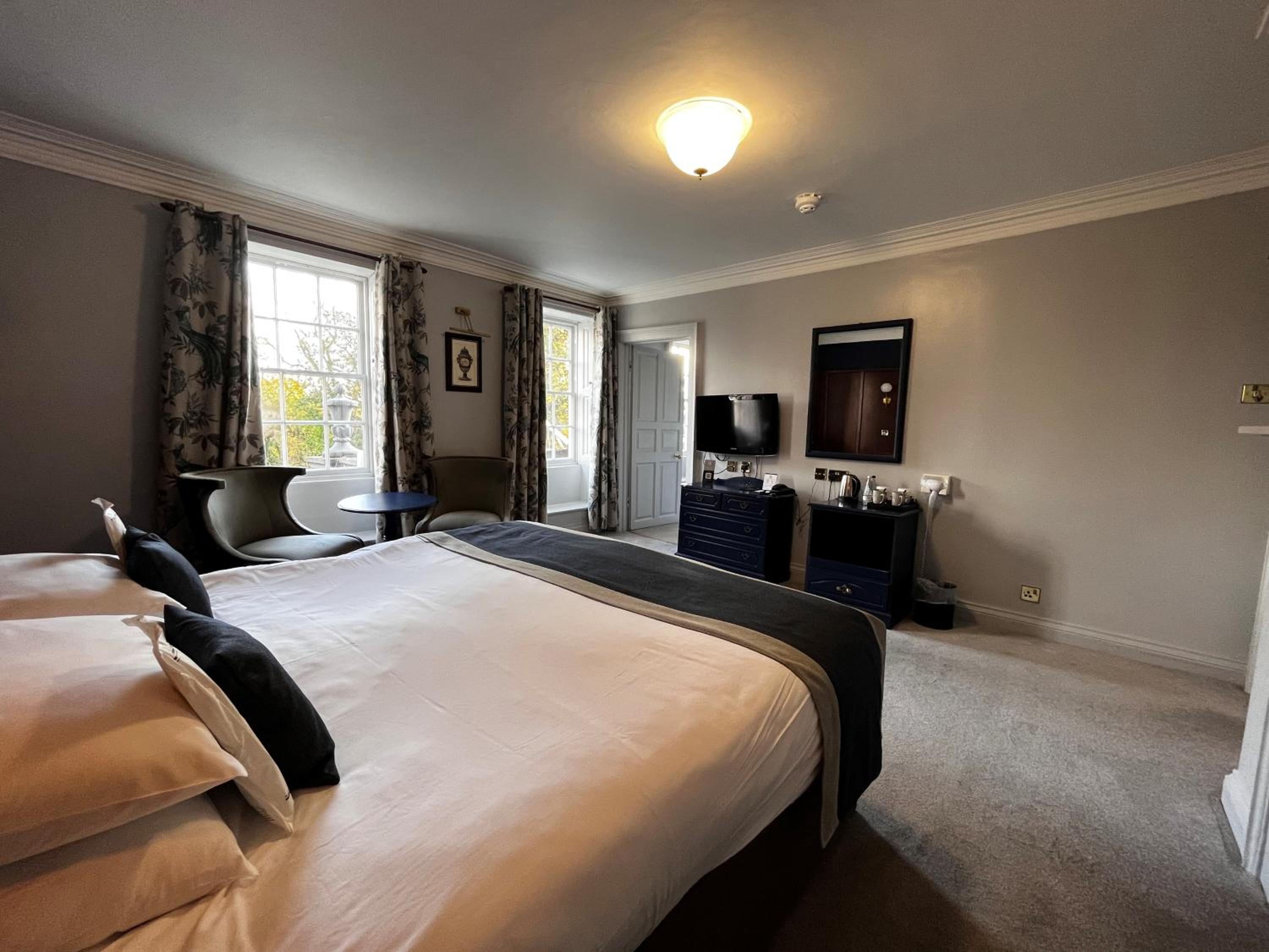 Executive Room - Photo 5