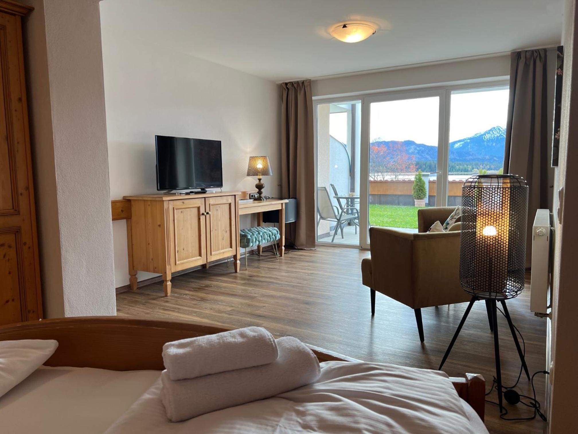 Comfort Double Room with Lake View - Photo 7