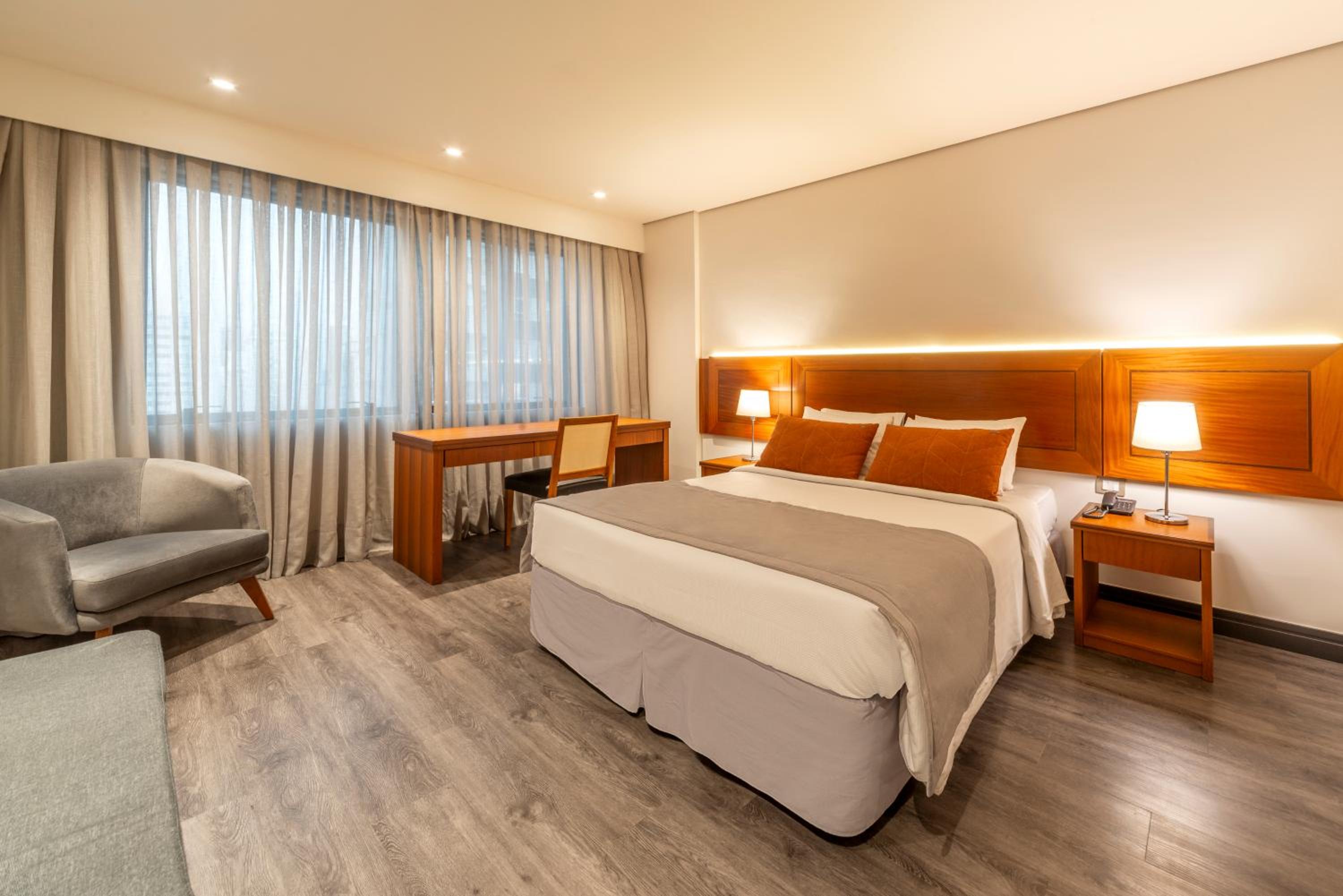 Standard Queen Room