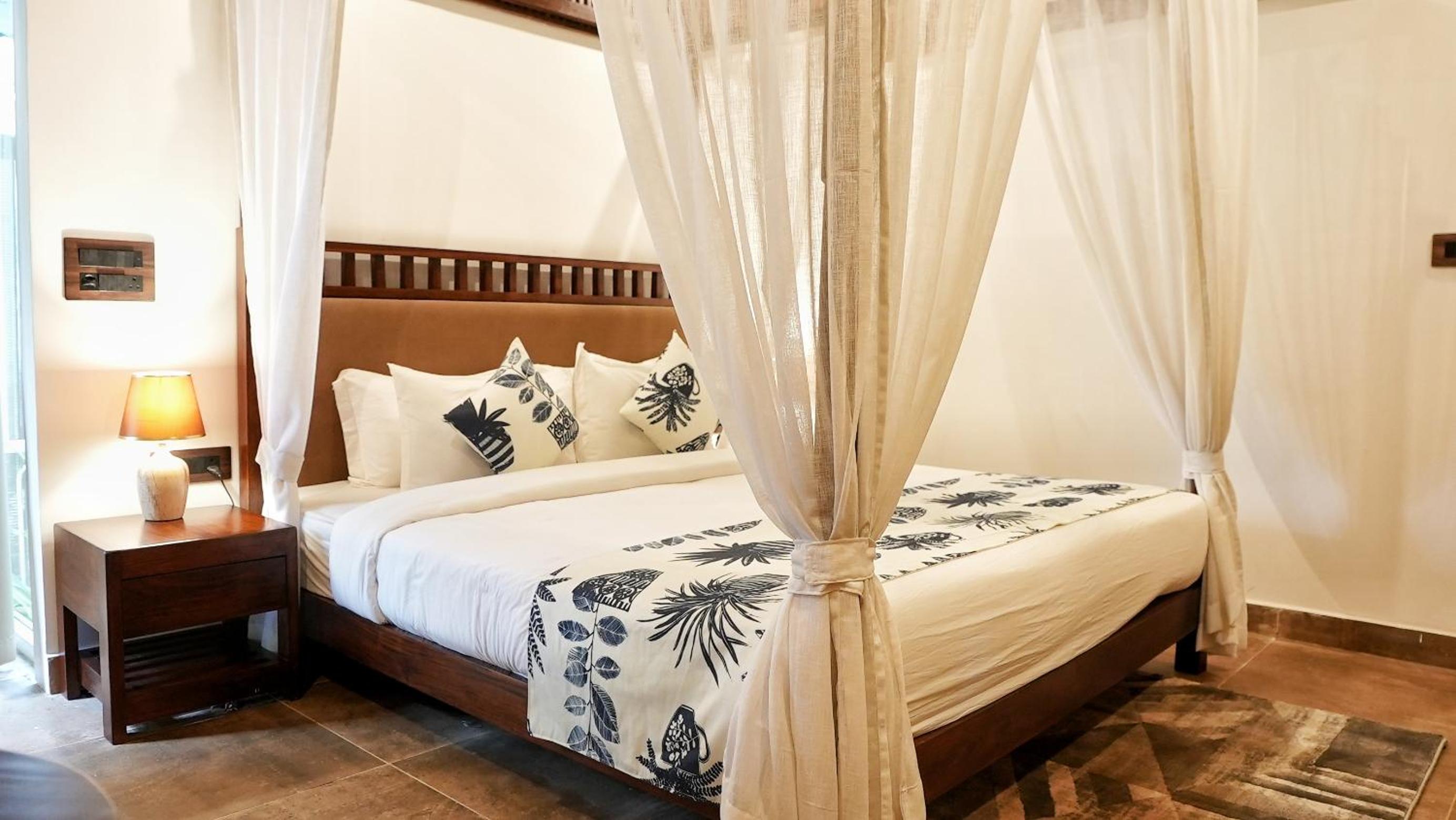 Junior Suite with Pool View photo 1