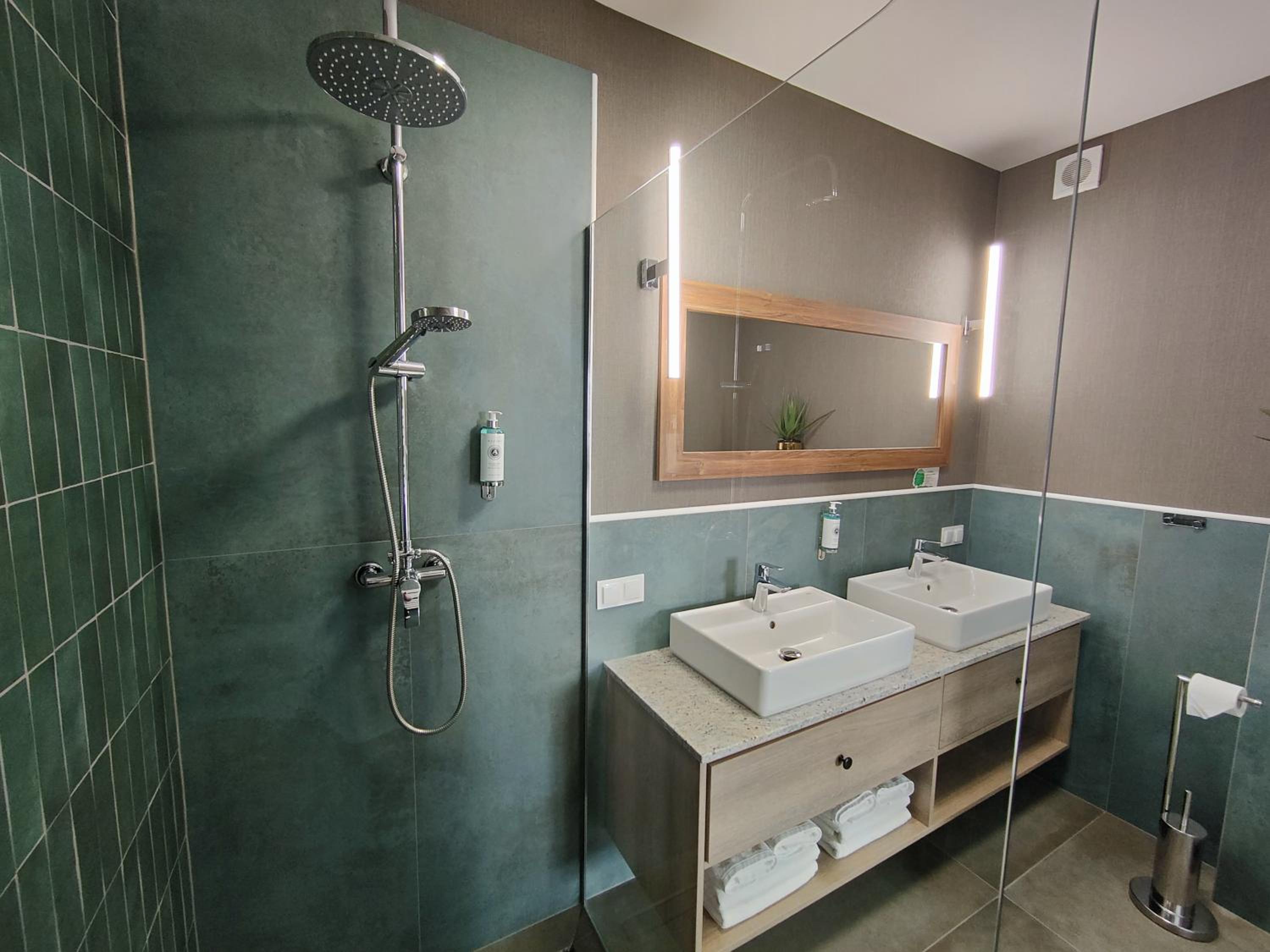 One-Bedroom Apartment (Adults Only) - Photo 9