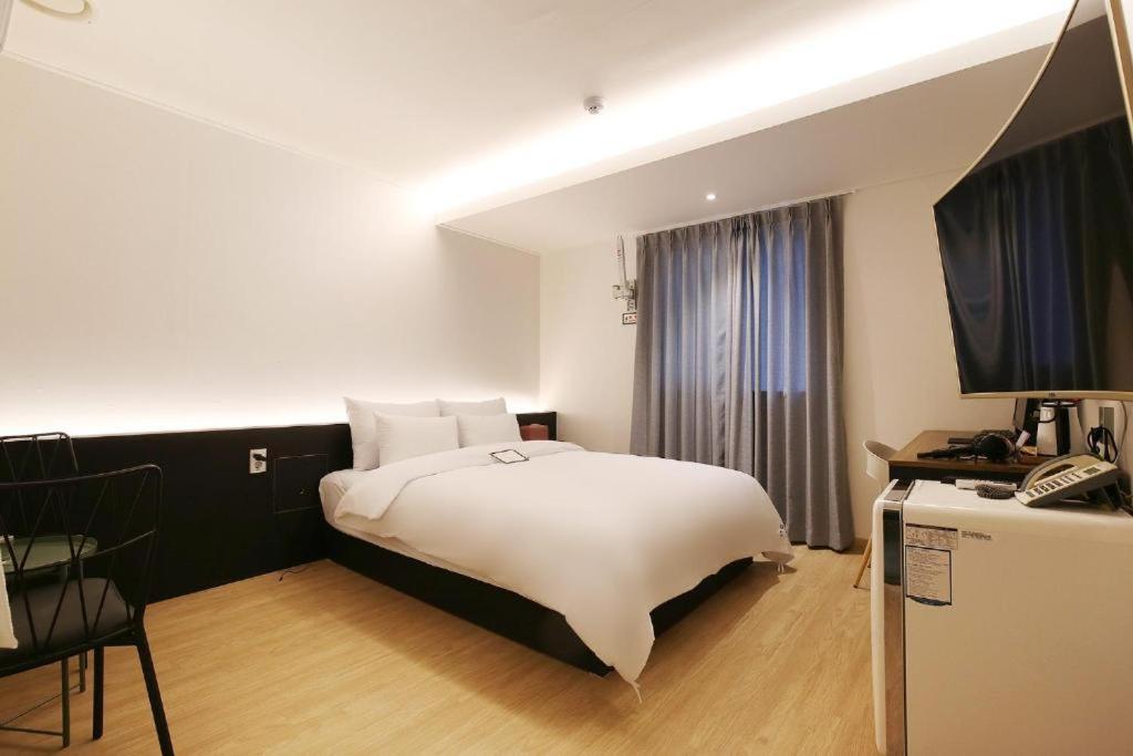 Standard Double Room photo 3