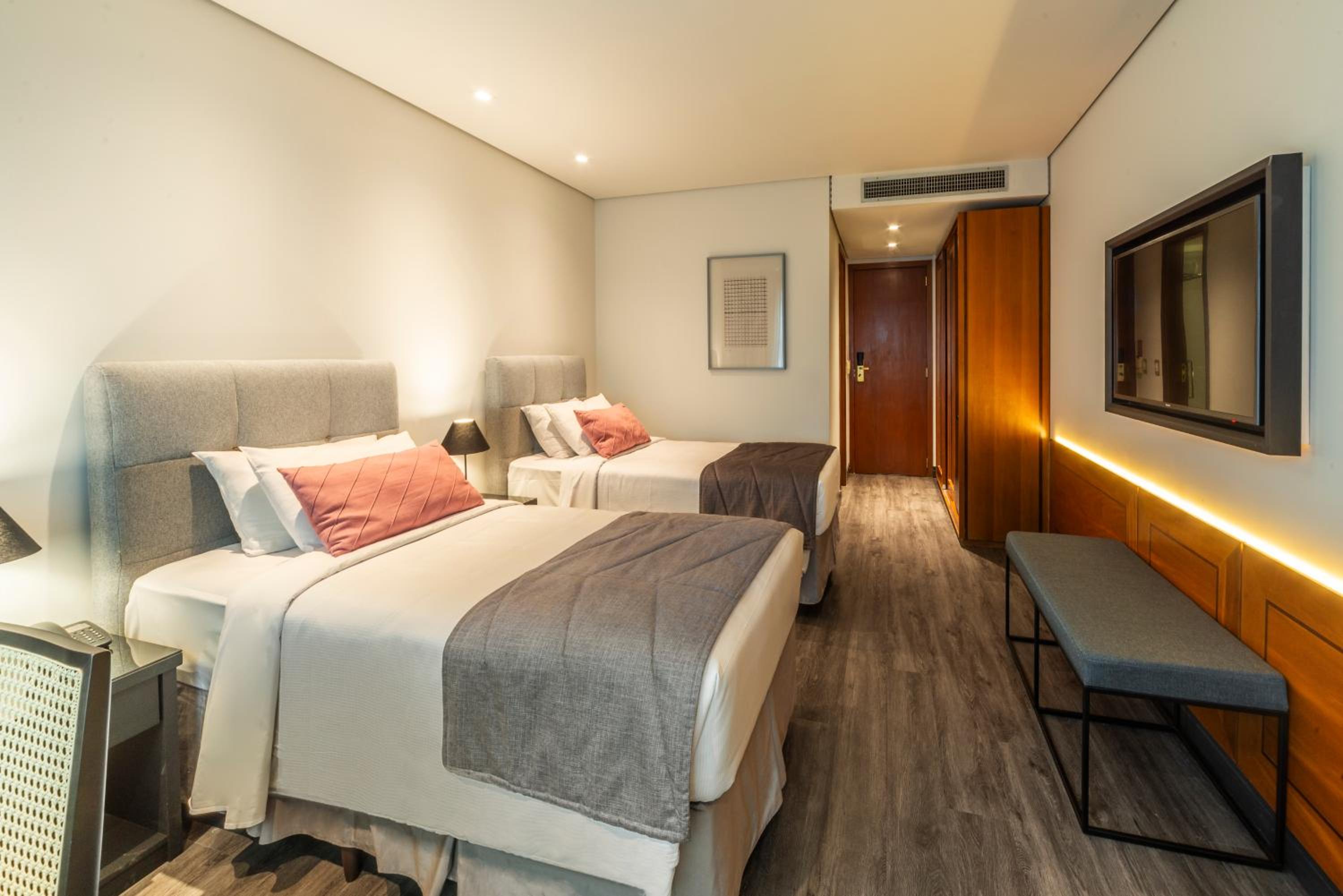 Twin Deluxe Room