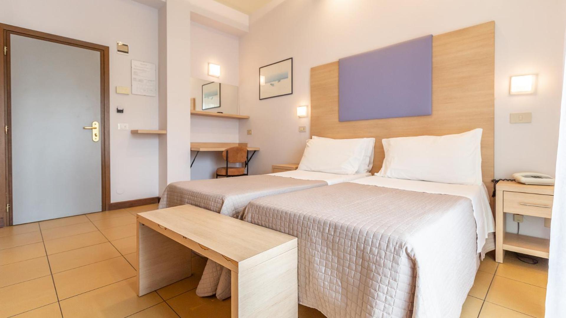 Double or Twin Room - Photo 3