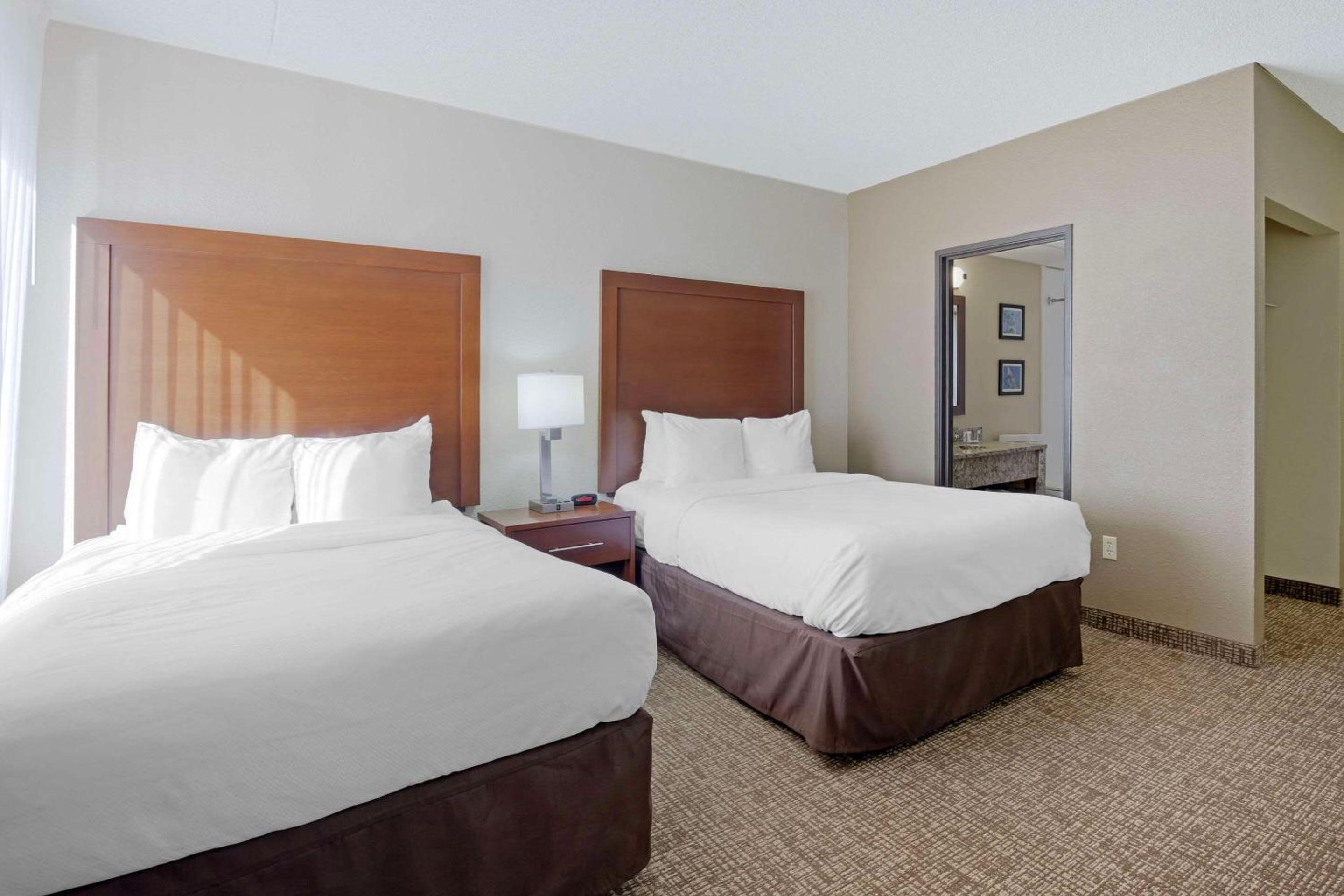 Double Room with Two Double Beds - Non-Smoking - Photo 1