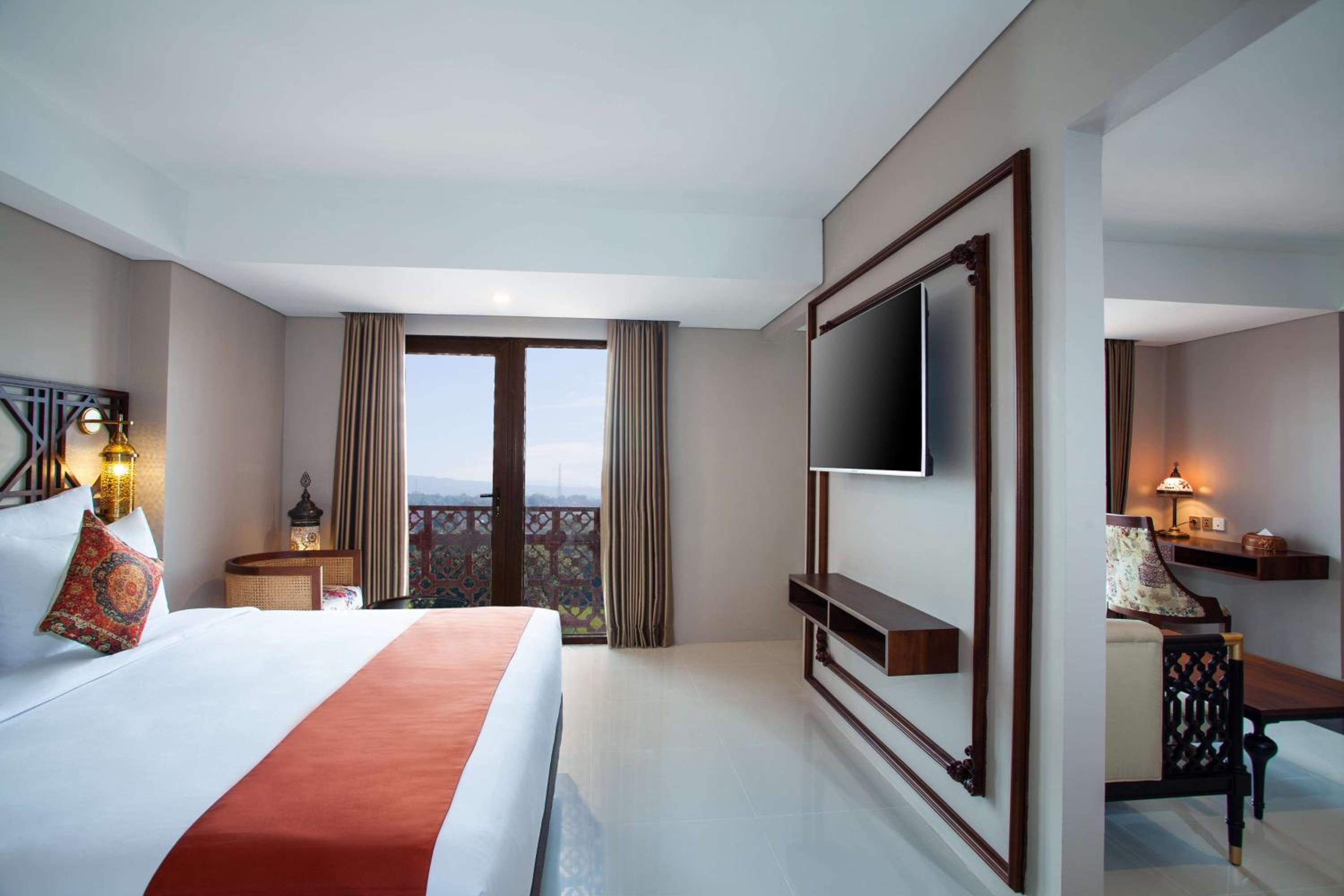 Executive Double Suite - Non-Smoking photo 1
