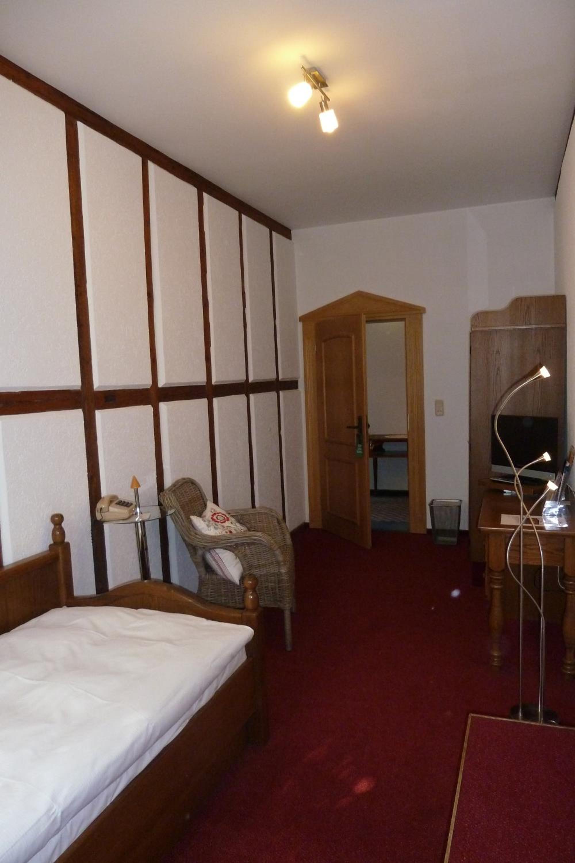 Budget Single Room photo 3