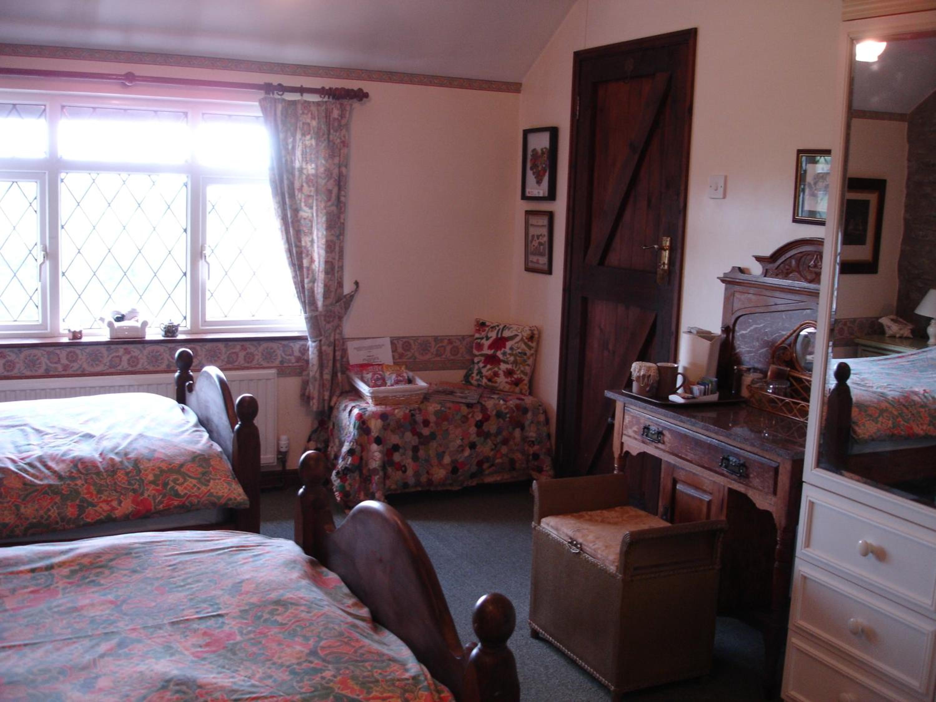 Twin Room with Bathroom
