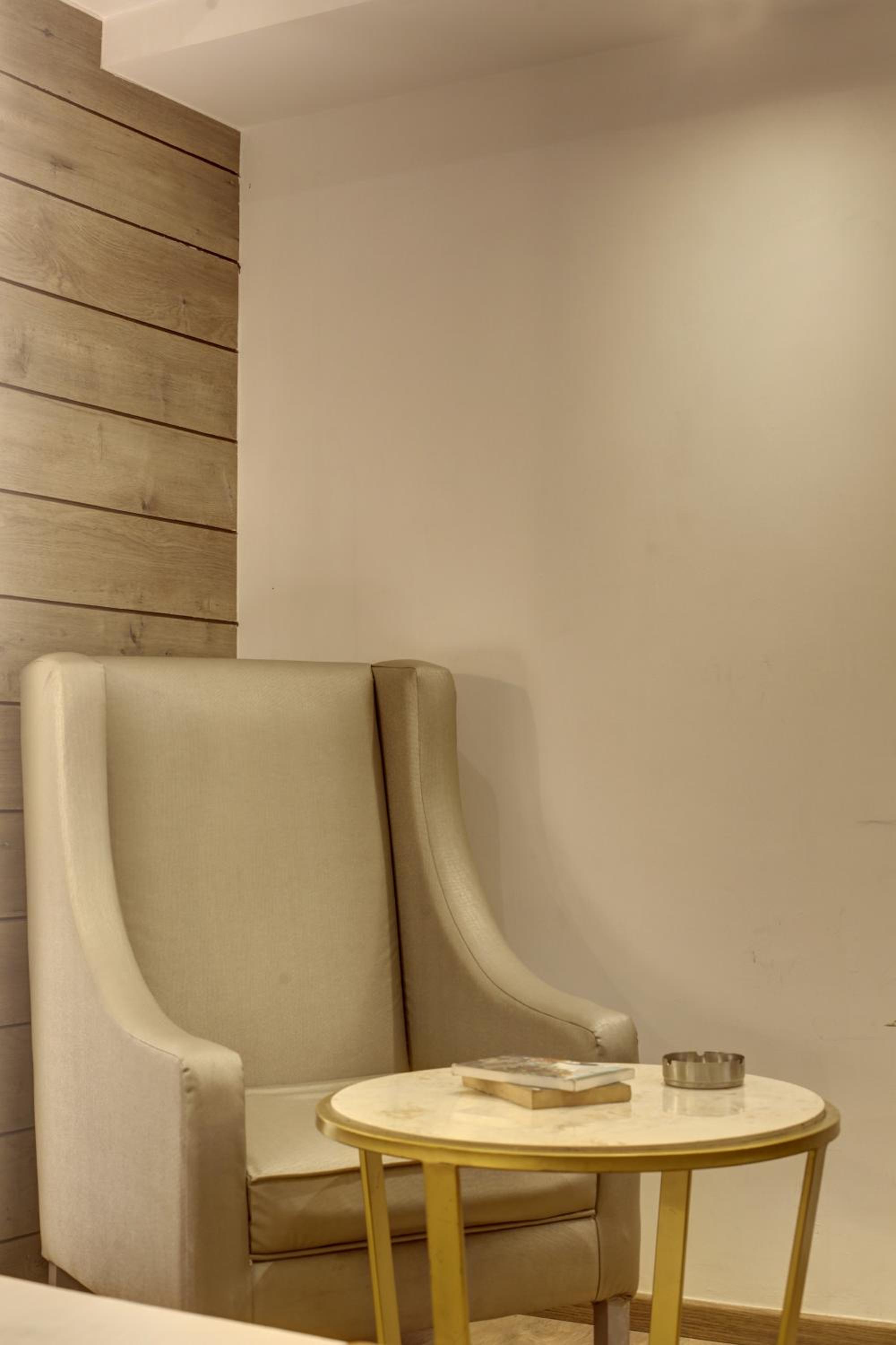 Oak Room - Photo 12