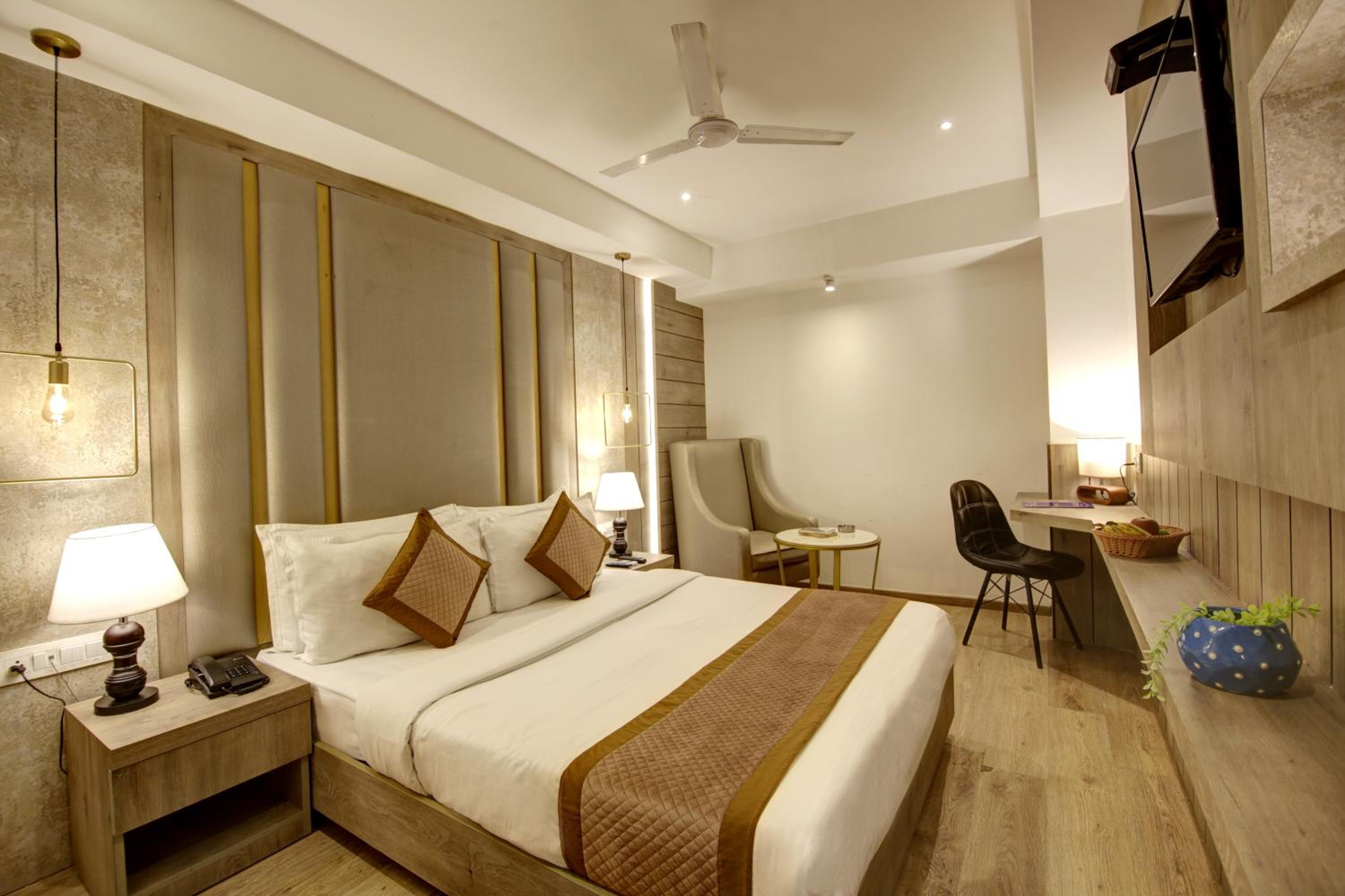 Oak Room - Photo 15