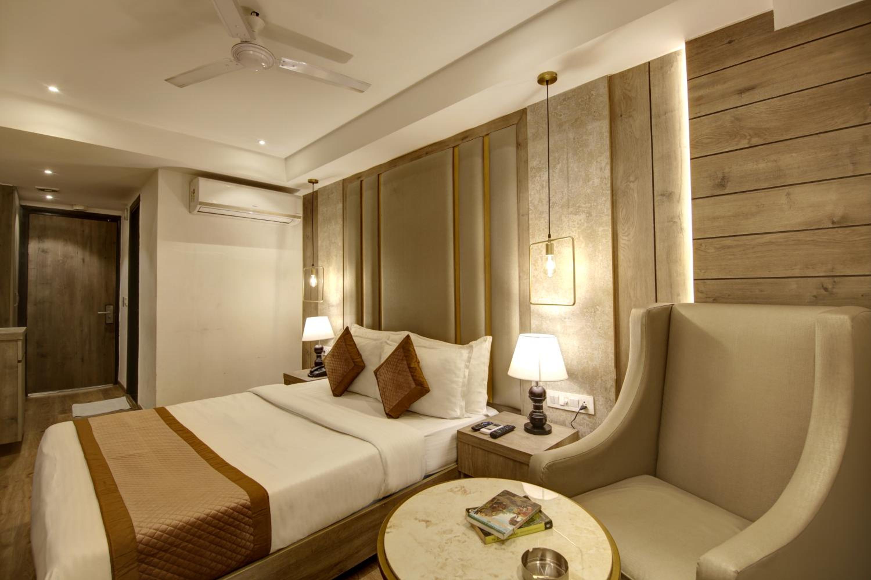 Oak Room - Photo 9