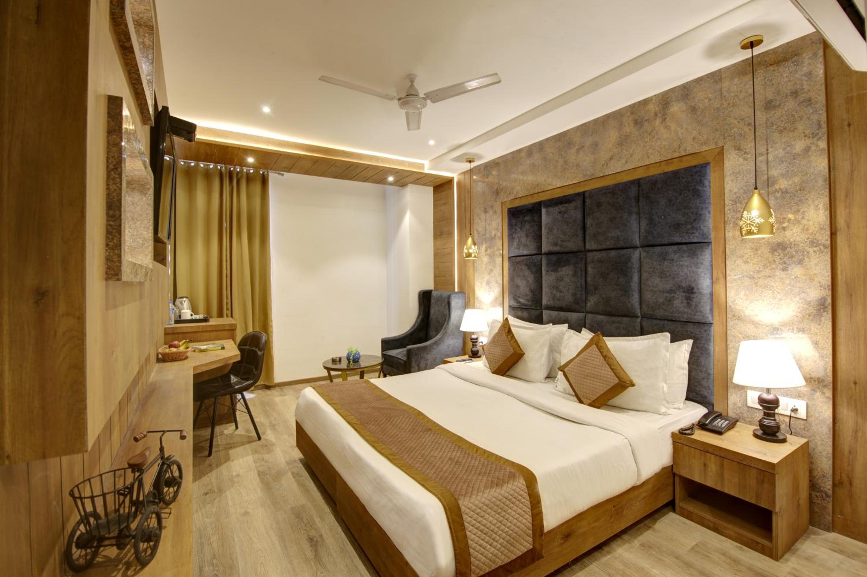 Oak Room - Photo 14