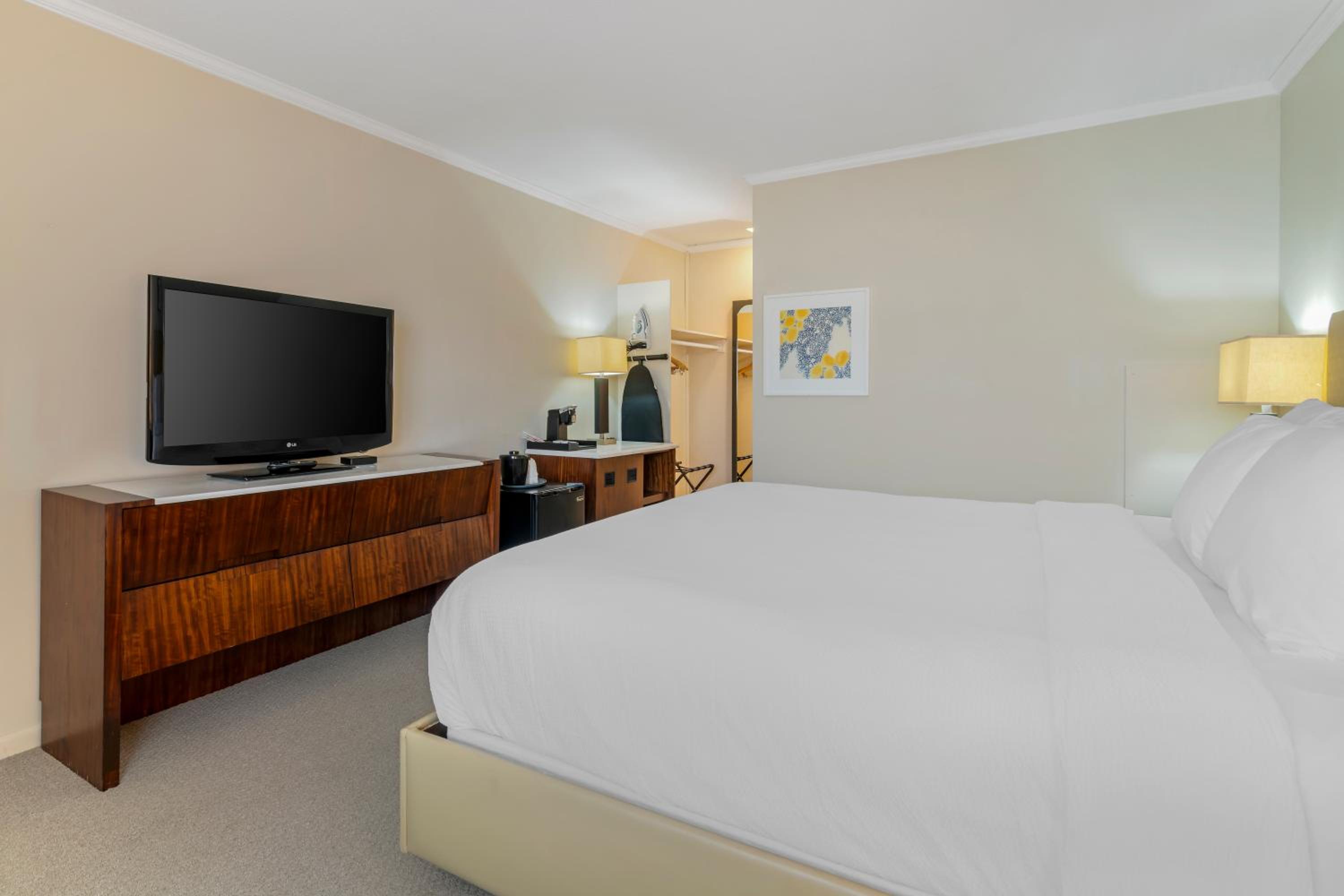 King Room with Pool View photo 3