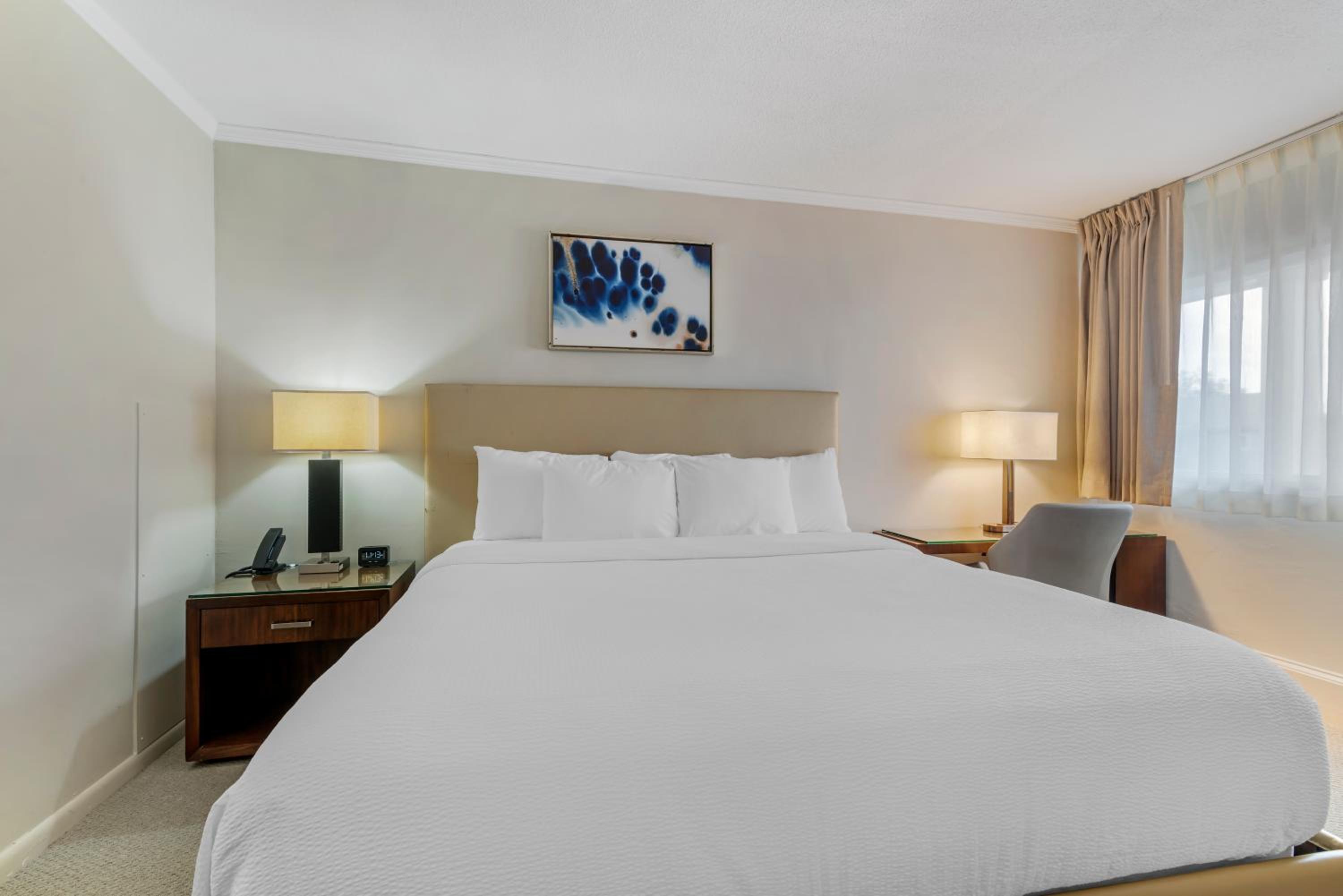King Room with Pool View photo 1