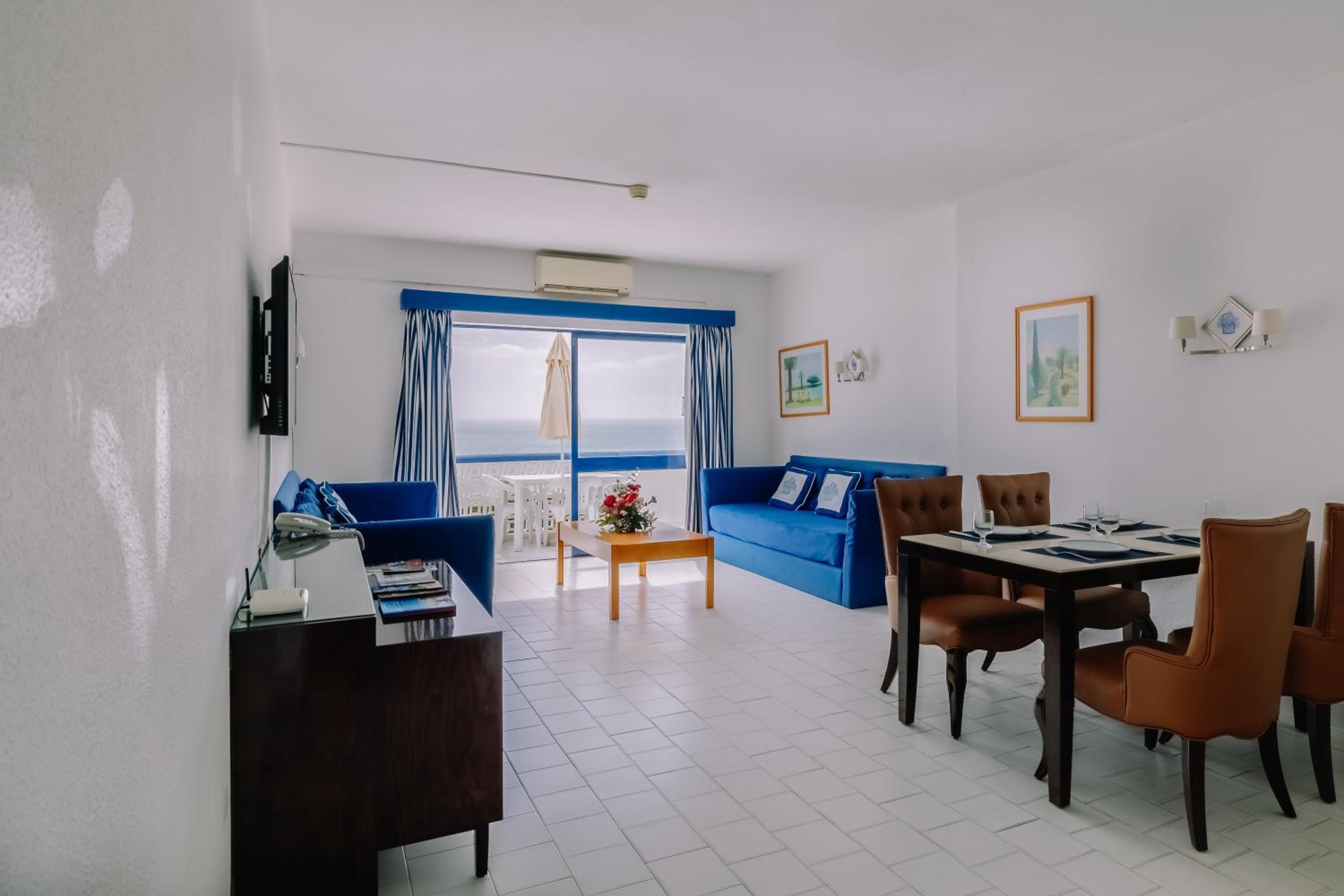 Standard Two-Bedroom Apartment with 4 Adults