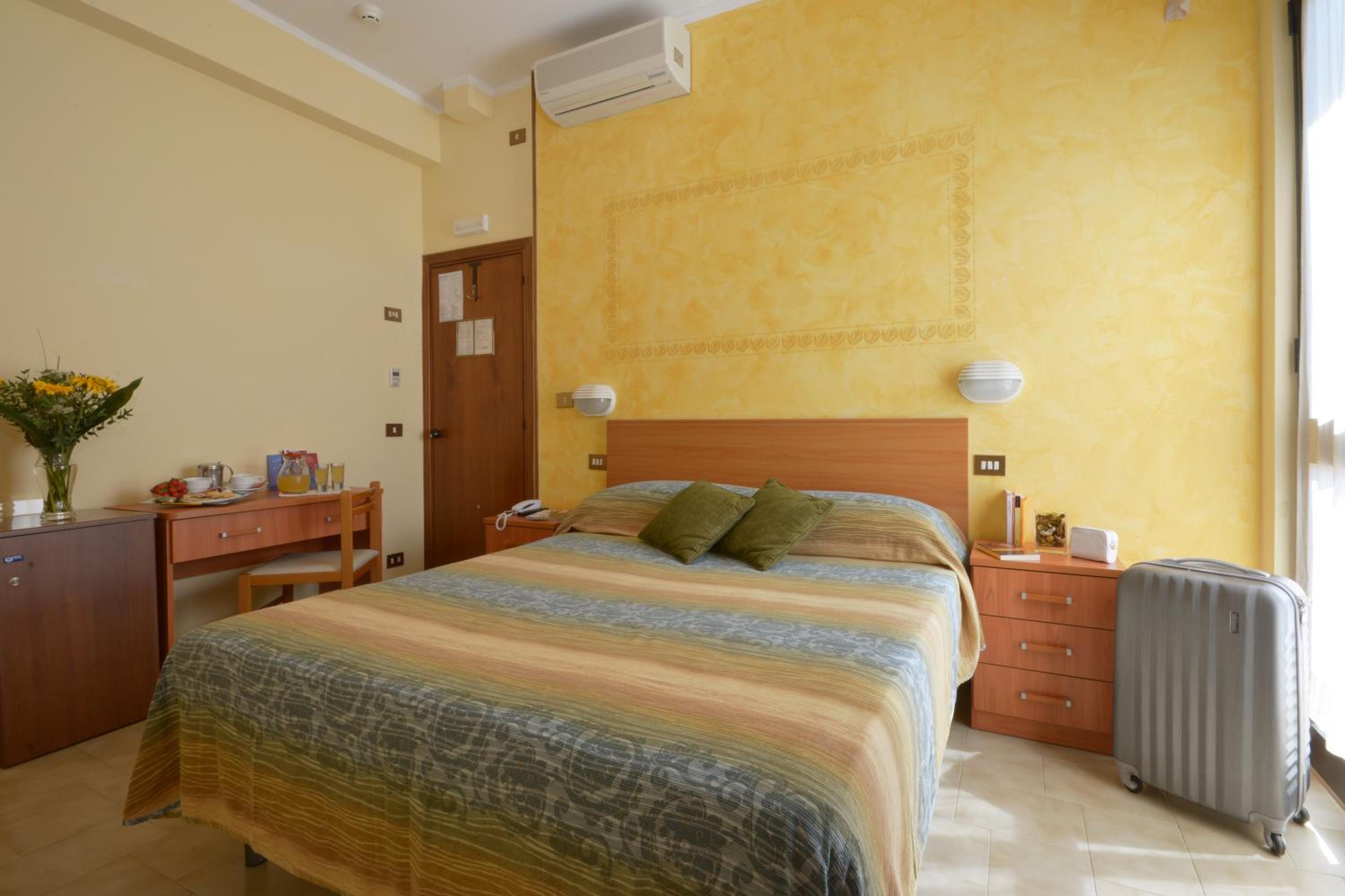 Double or Twin Room - Photo 37