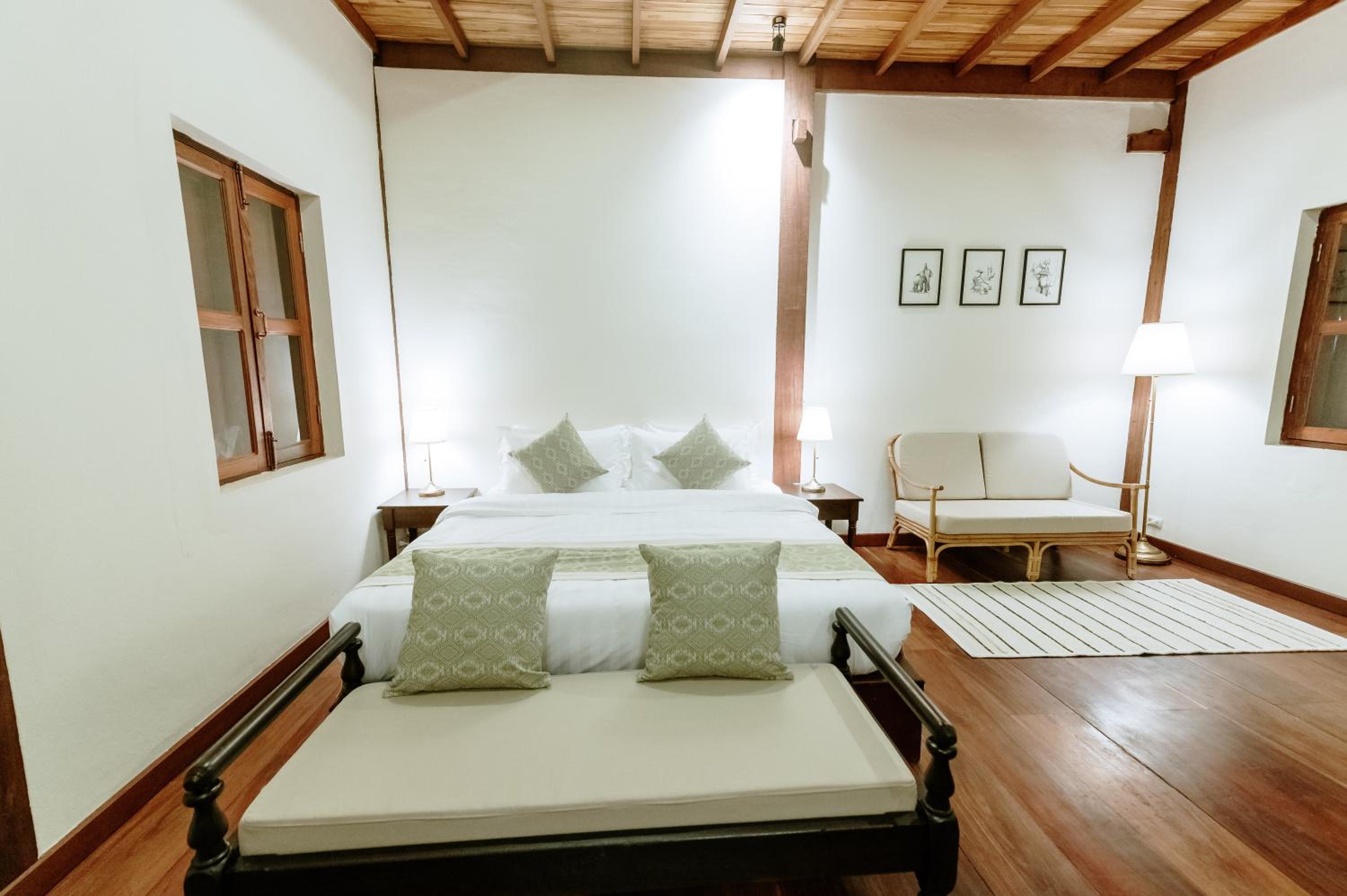 Deluxe Room - Photo 14
